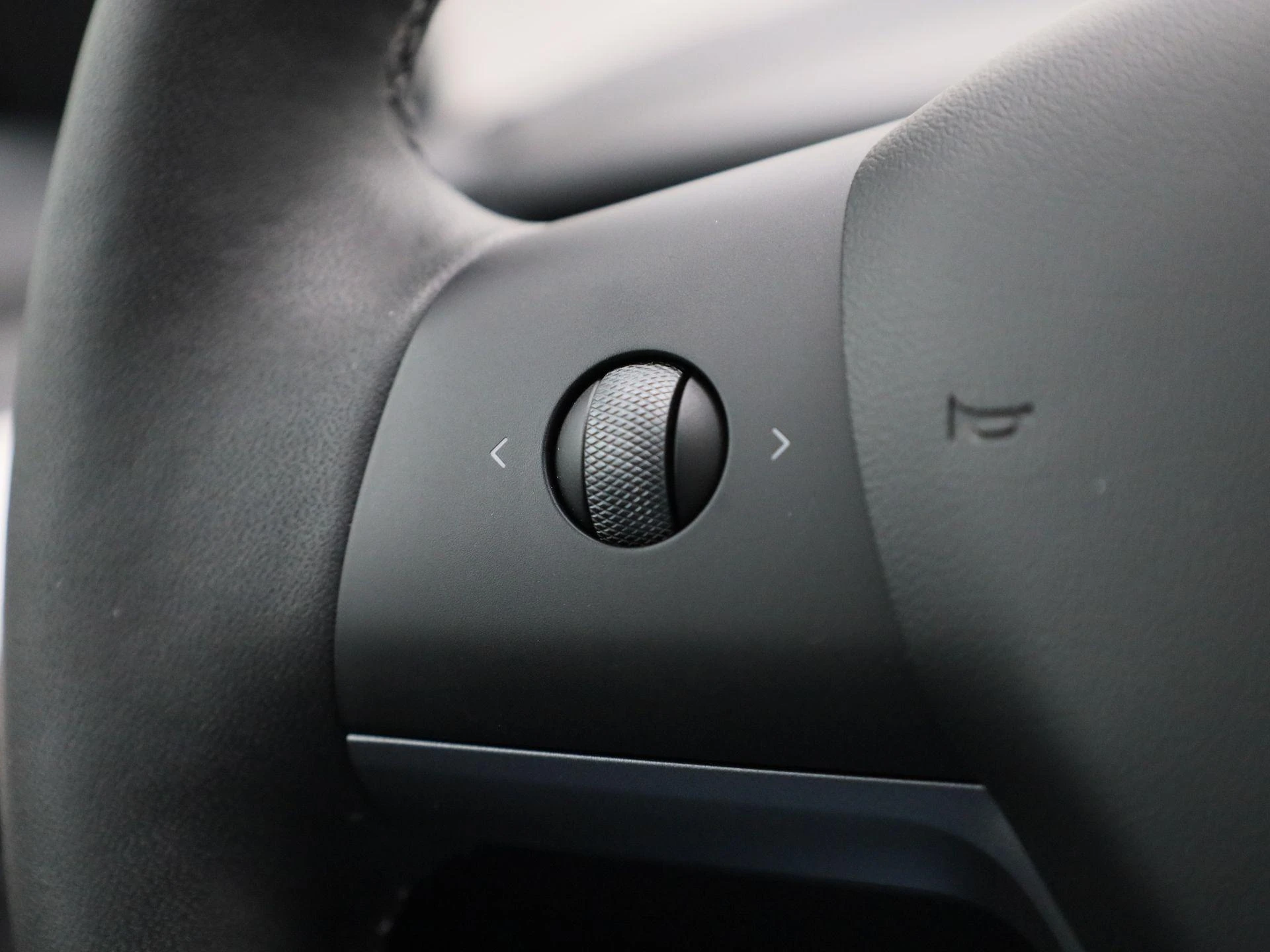 Tesla-Model 3-image-17