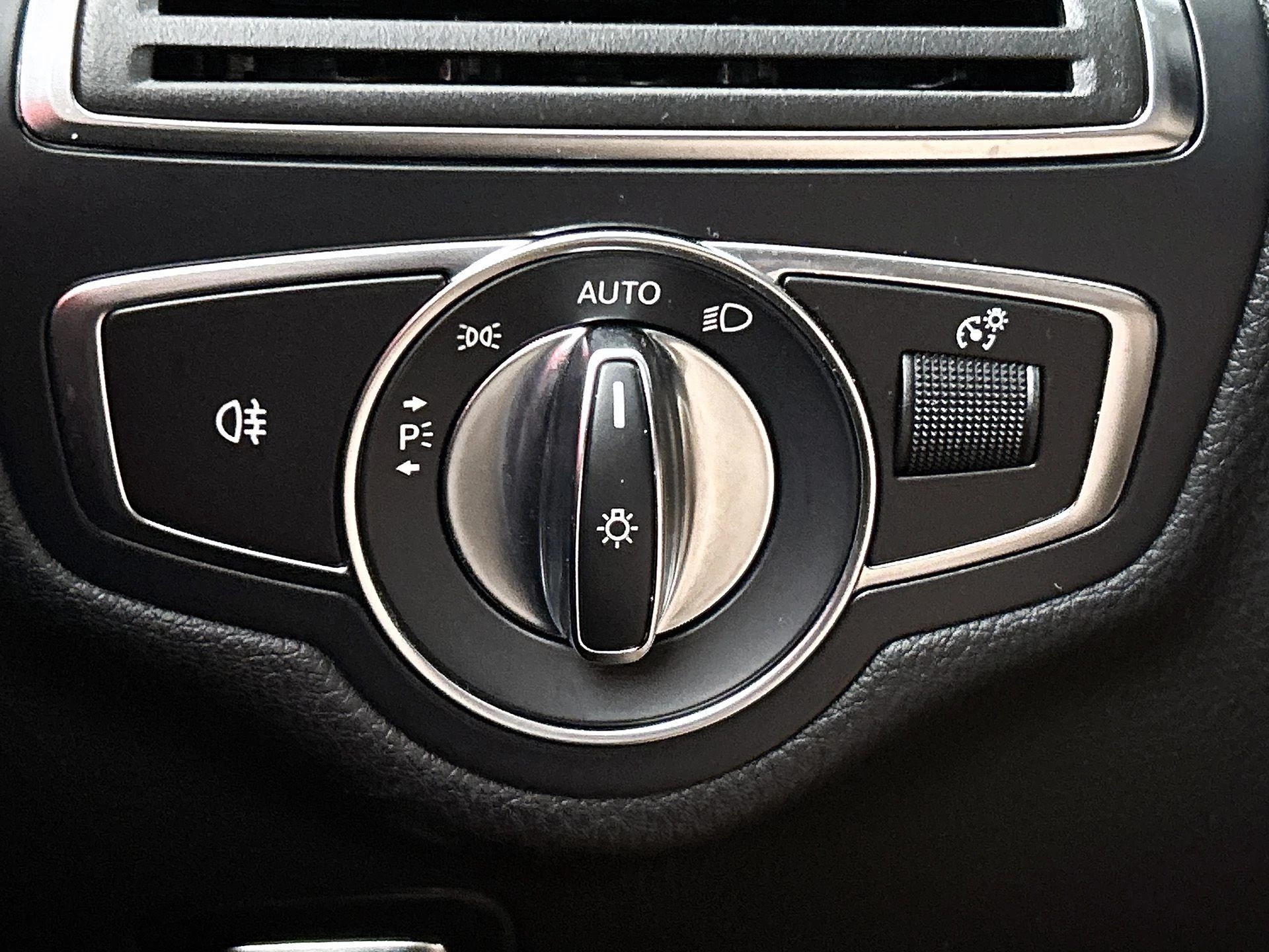 Mercedes-Benz C-Klasse 180 Premium Pack