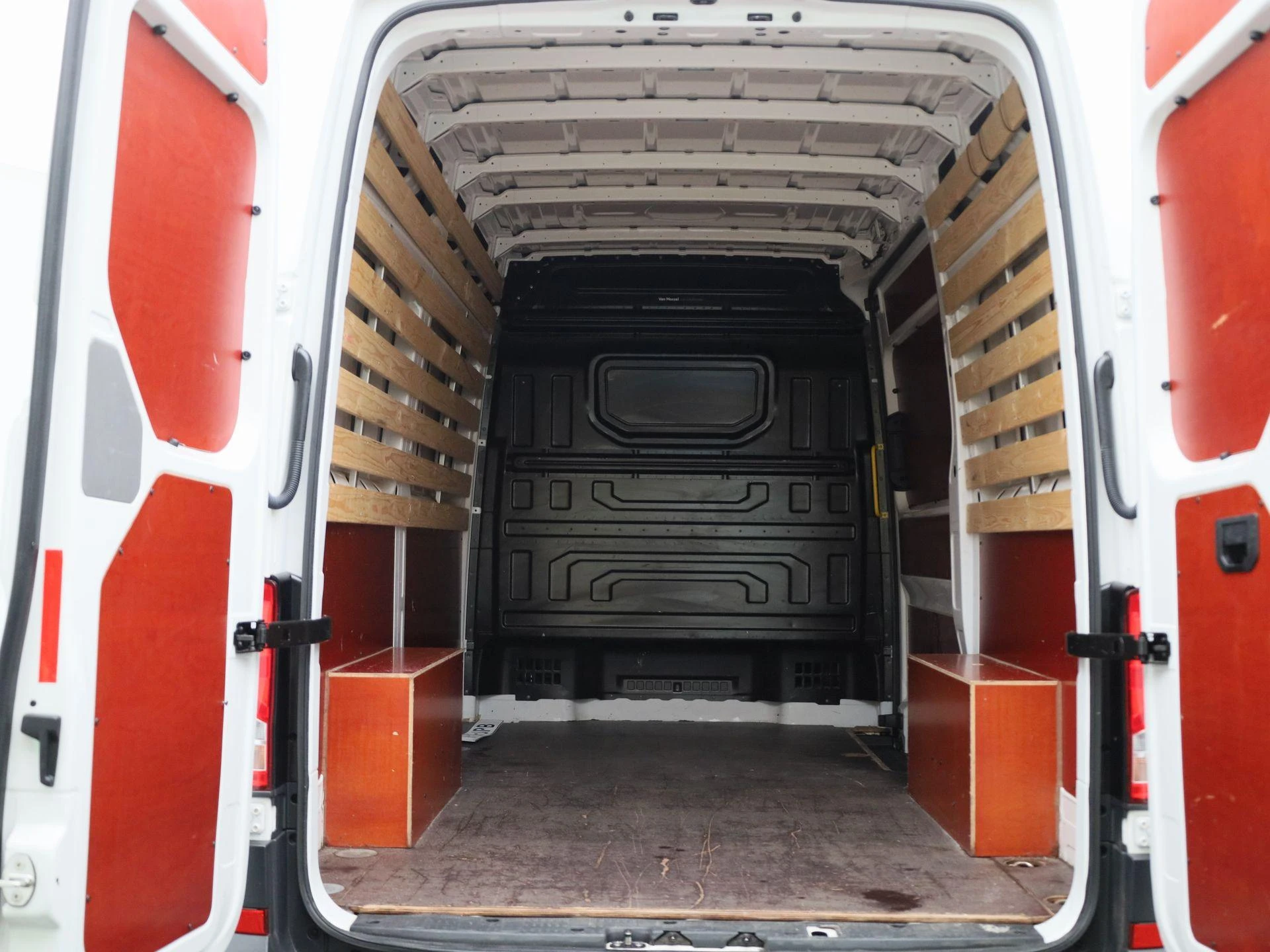 Volkswagen-Crafter-image-14
