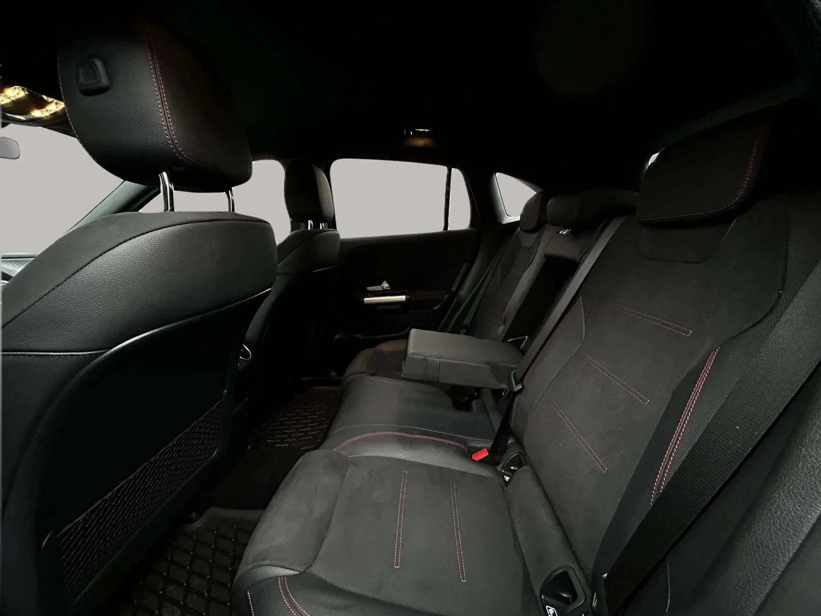 Mercedes-Benz-EQA-image-12