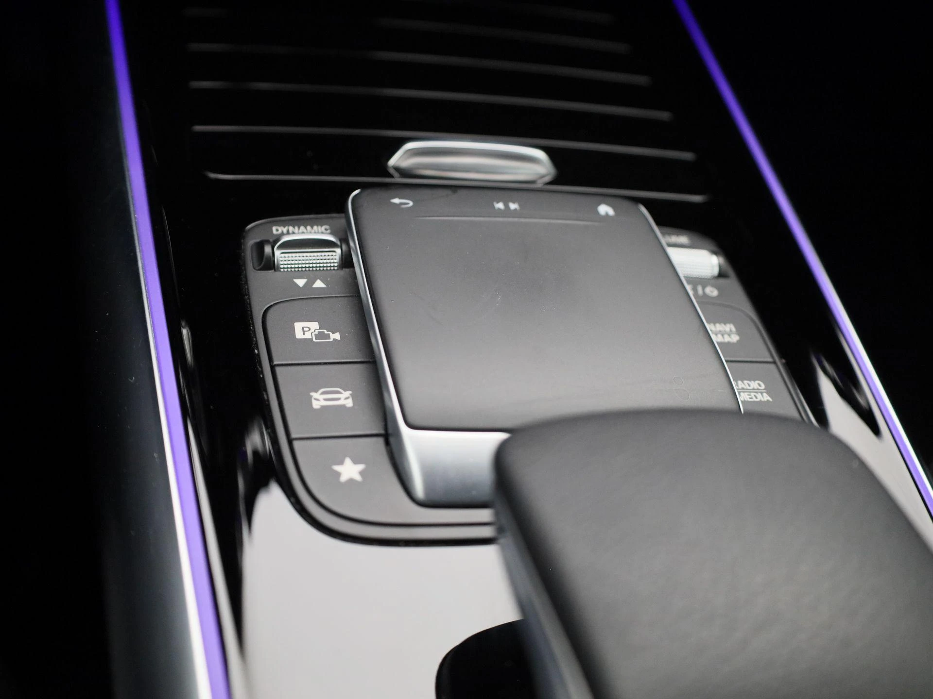 Mercedes-Benz-EQA-image-20