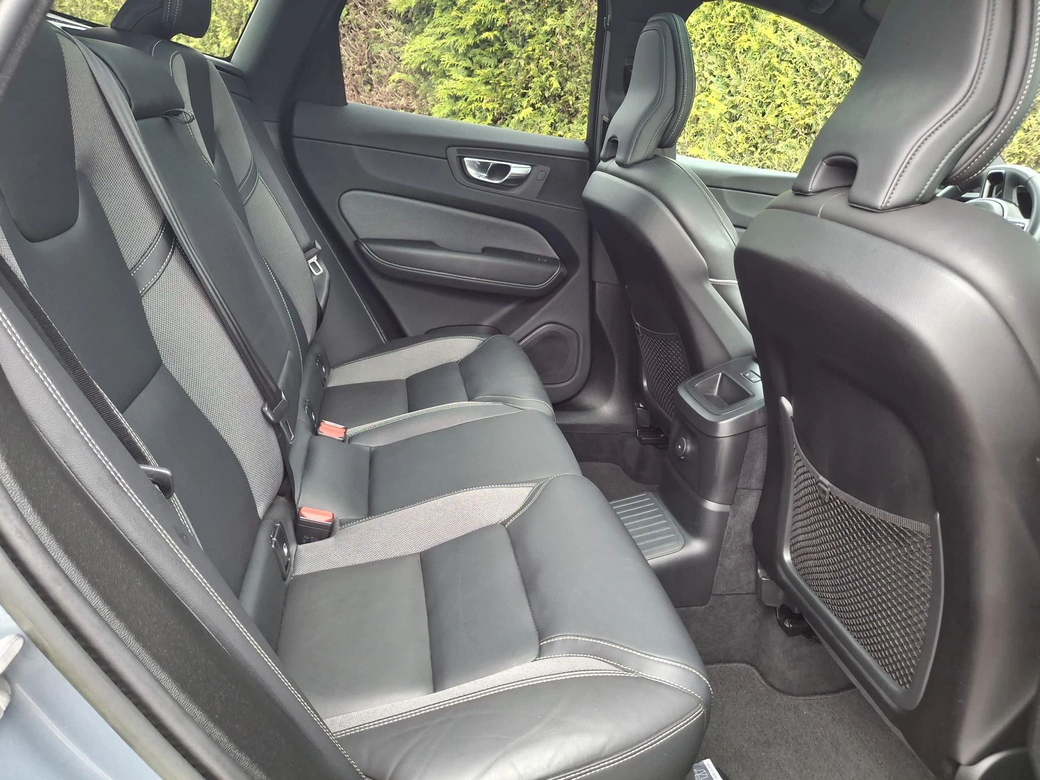 Volvo XC60 T8 Plug-in hybrid AWD Ultimate Dark