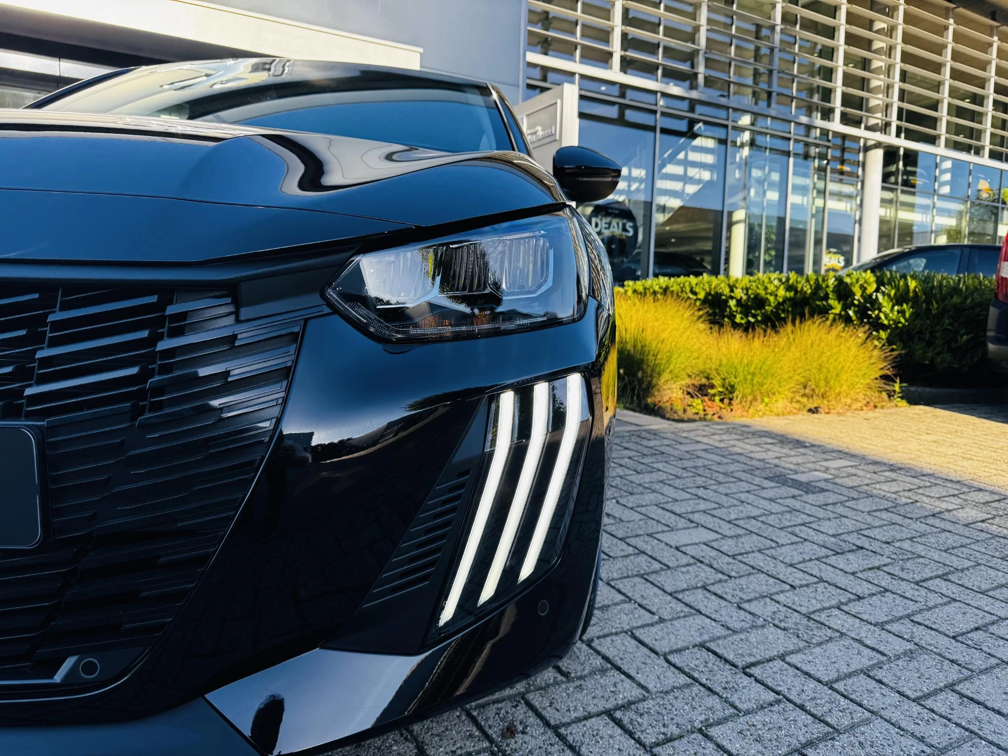 Peugeot-208-image-2