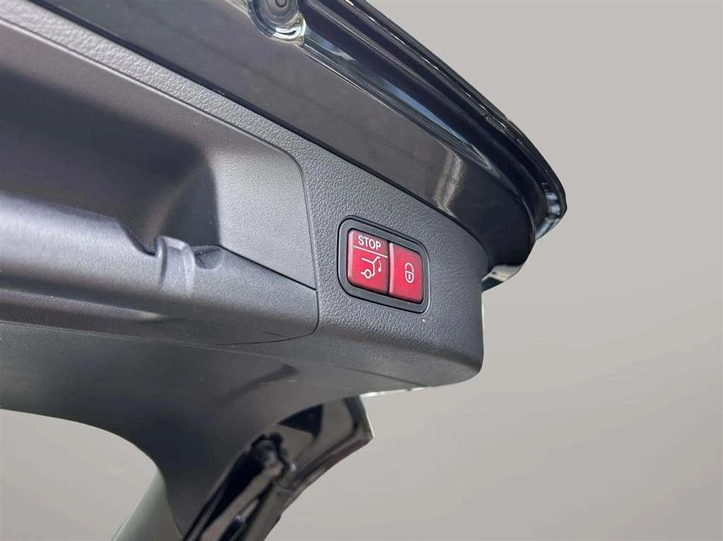 Mercedes-Benz-EQA-image-23
