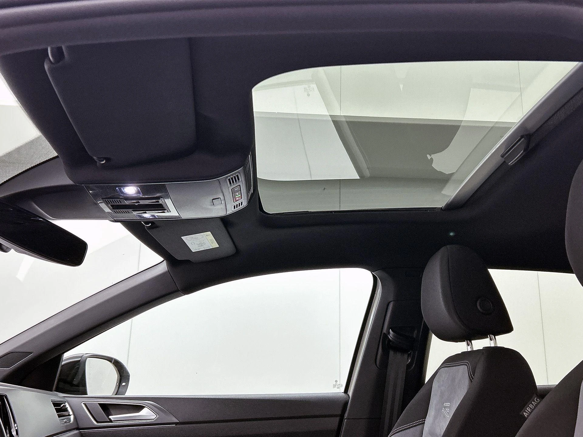 Volkswagen-Taigo-image-34