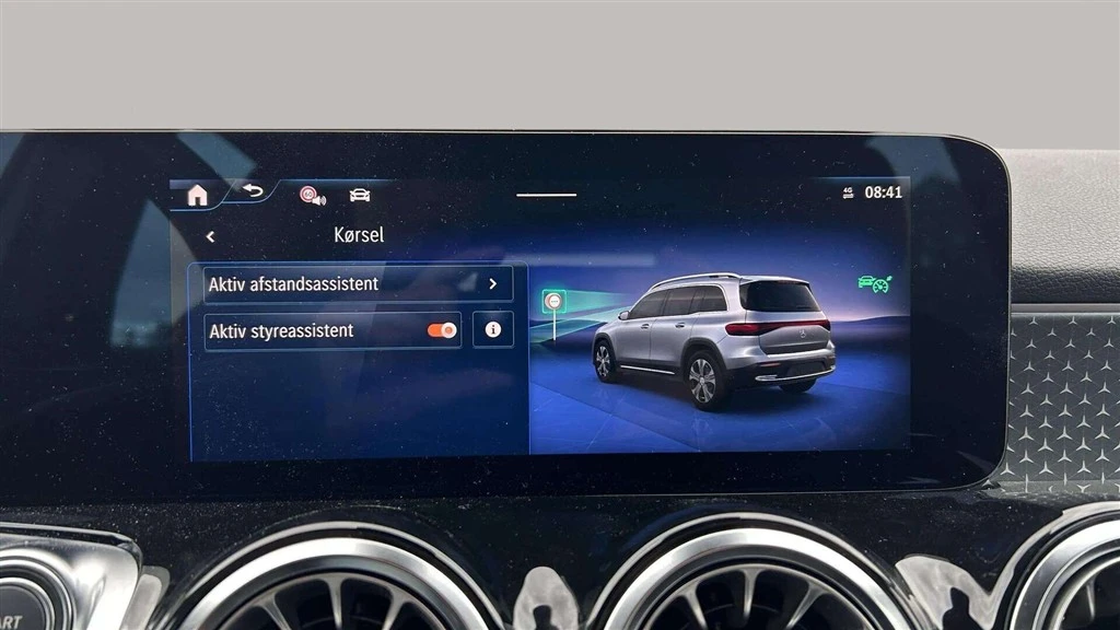Mercedes-Benz-EQB-image-17