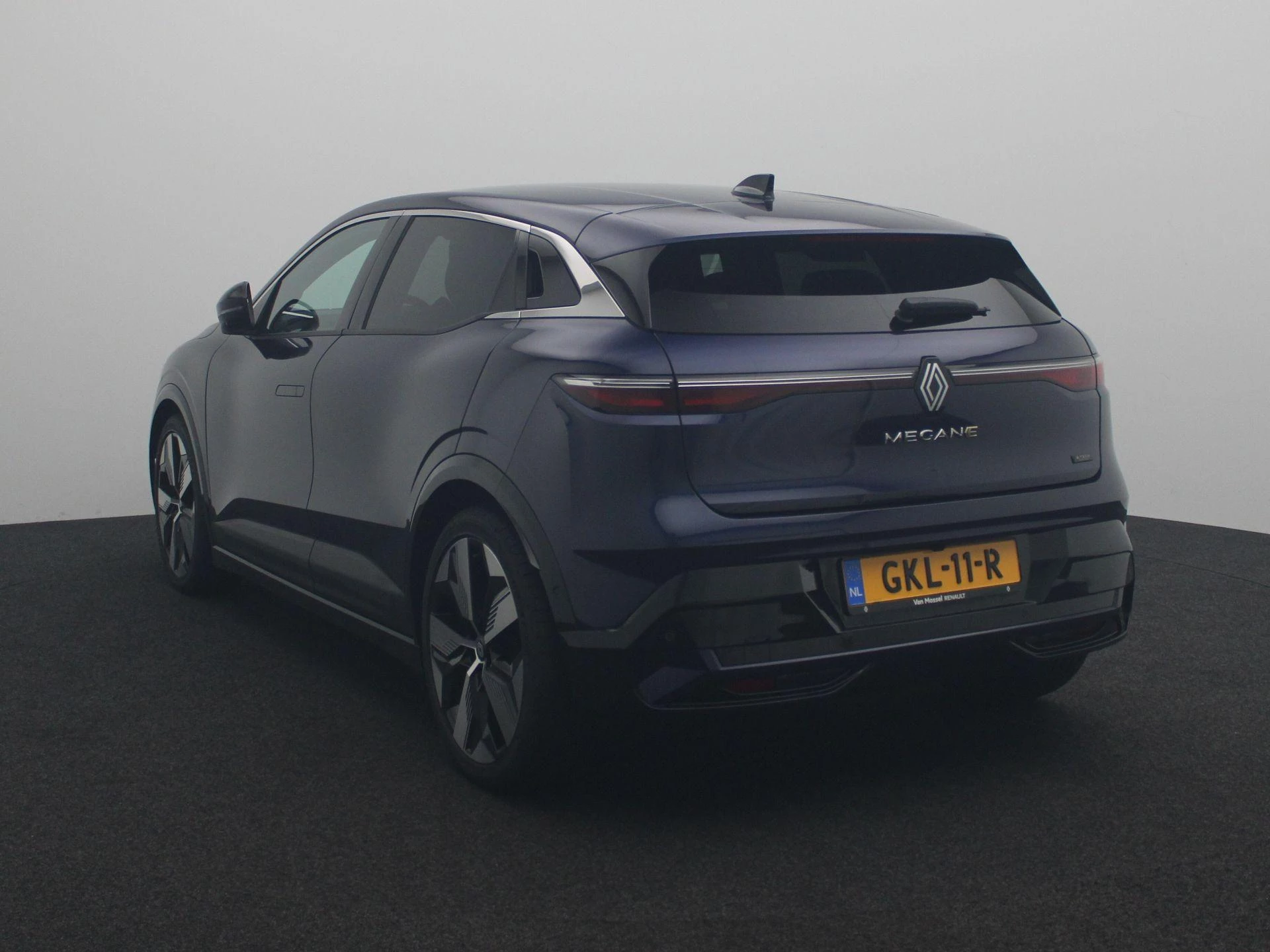 Renault-Megane E-Tech-image-1