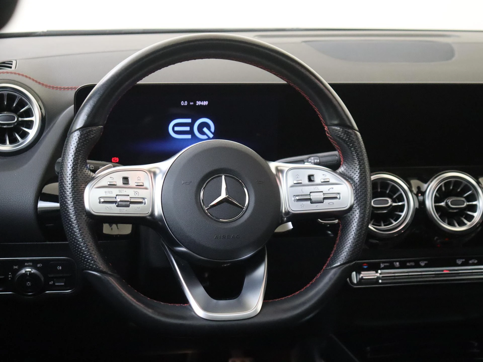 Mercedes-Benz-EQA-image-9