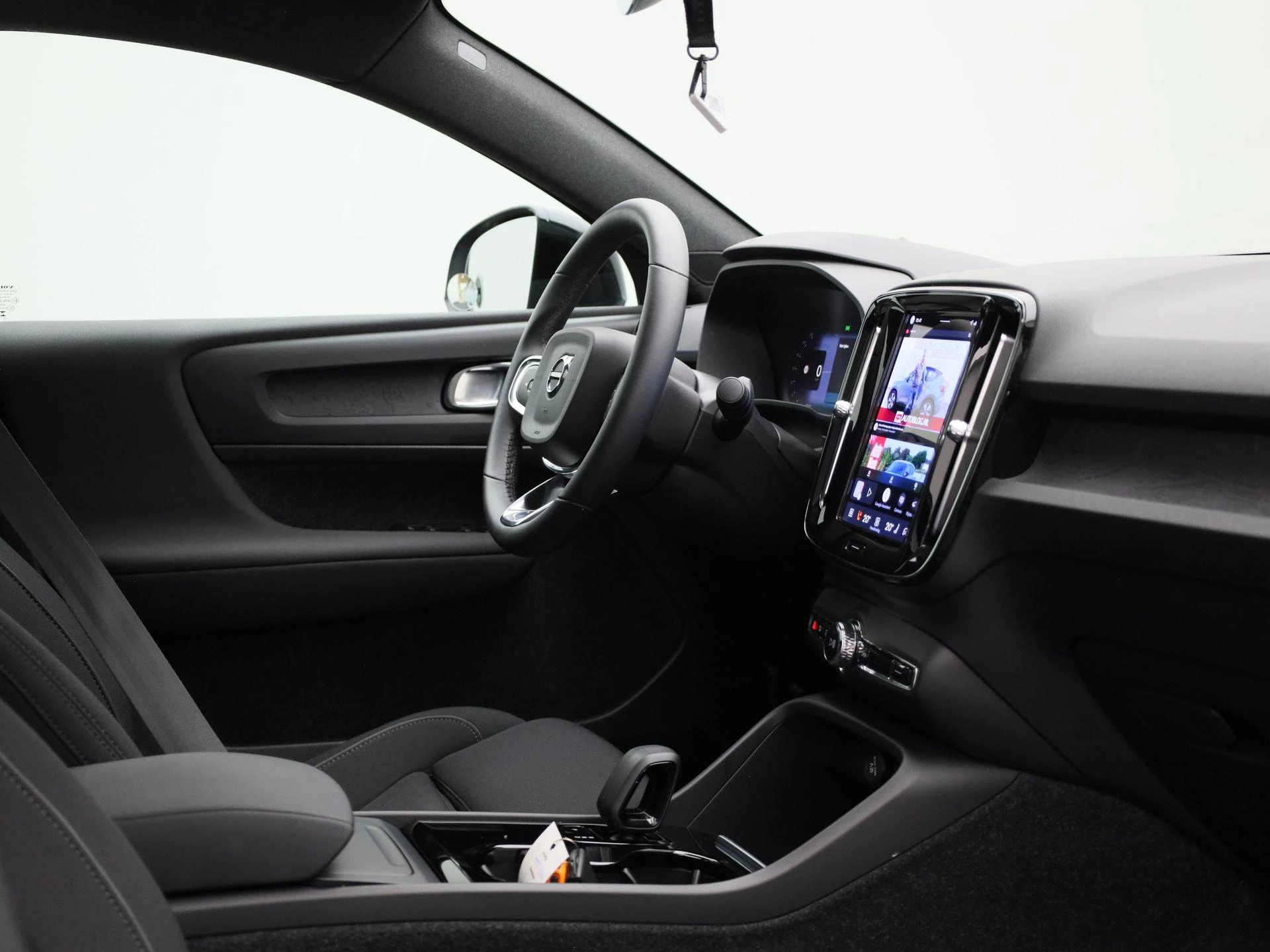 Volvo-C40-image-32