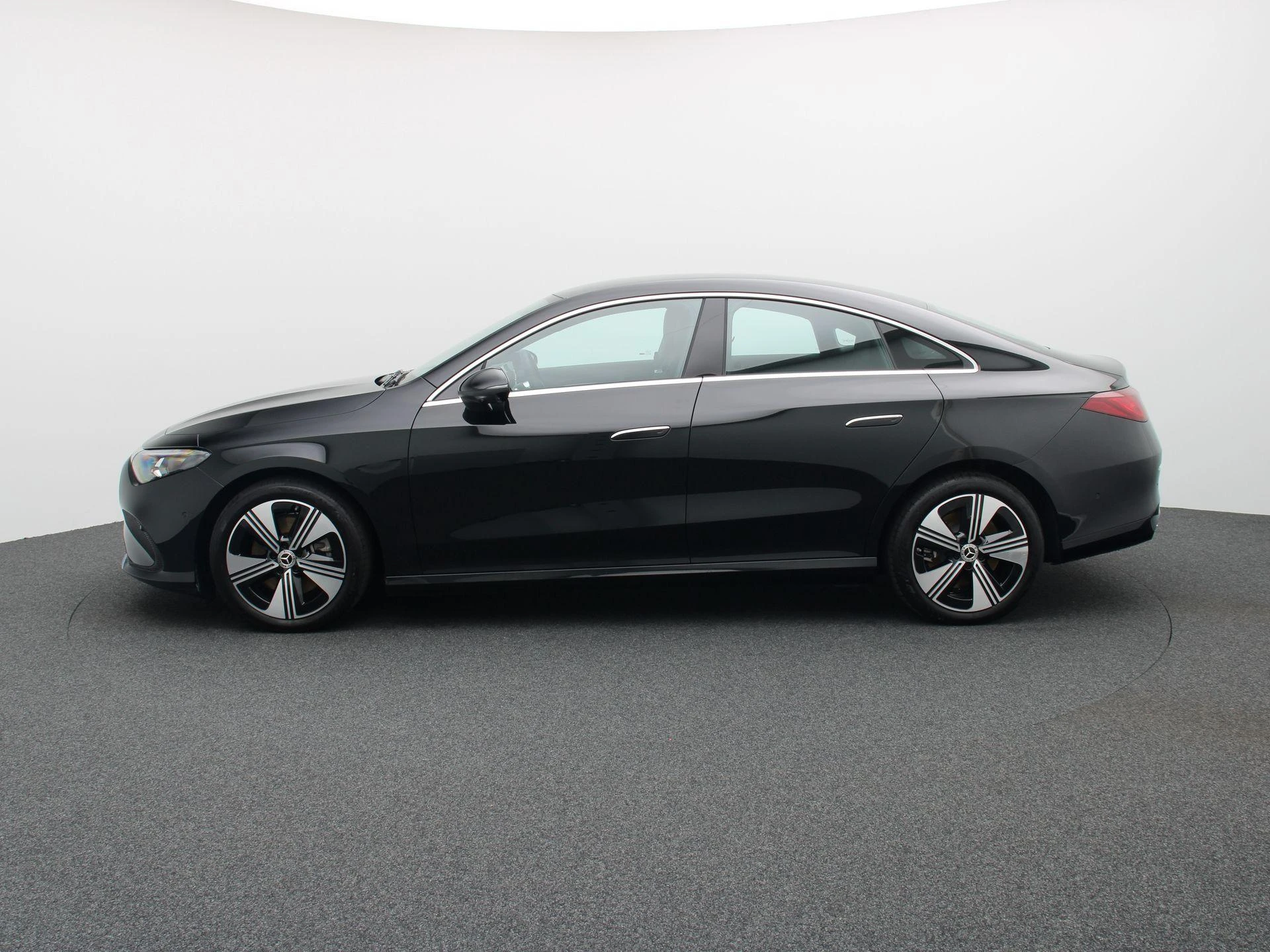 Mercedes-Benz-CLA-image-3