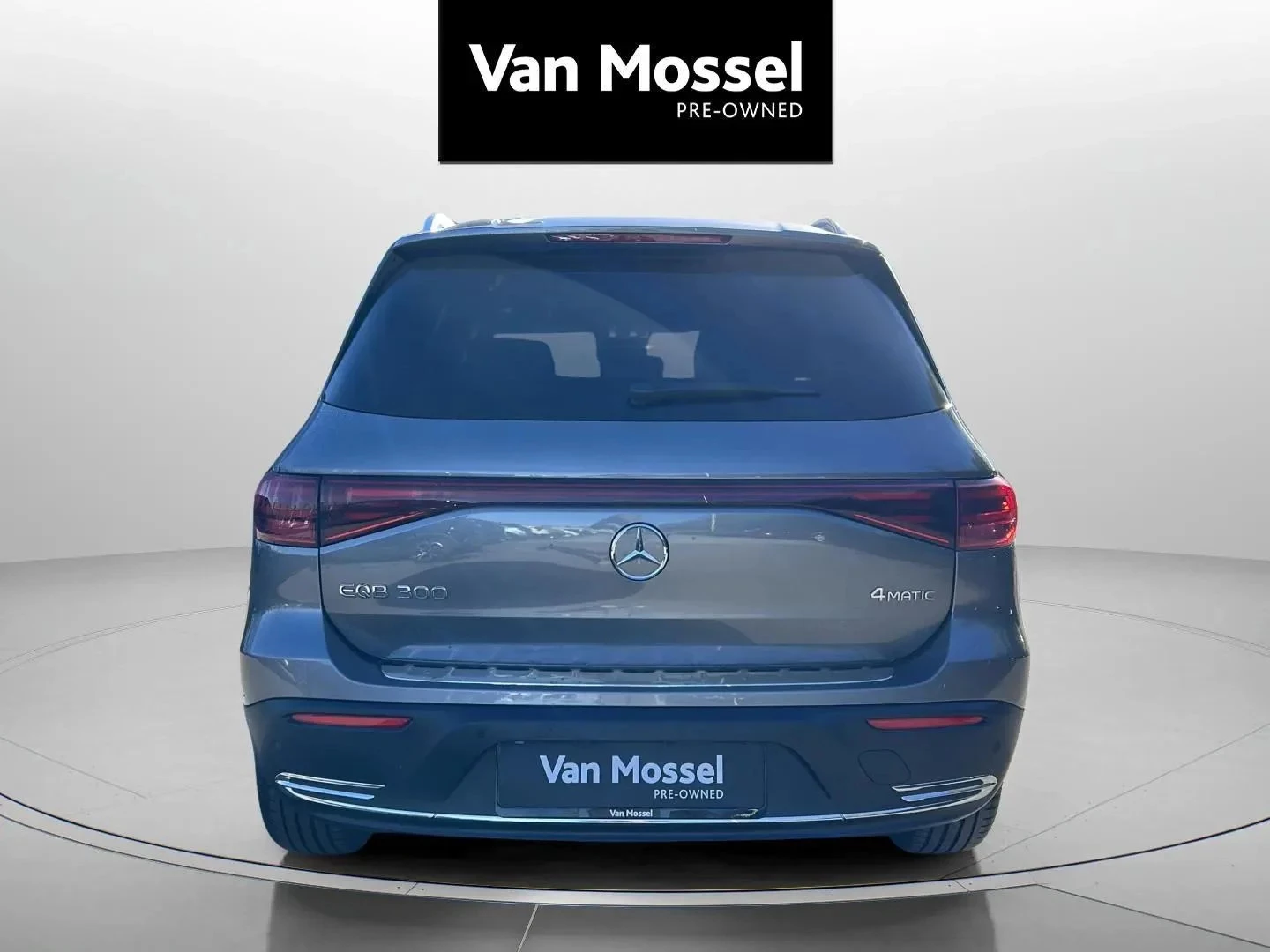 Mercedes-Benz-EQB-image-5