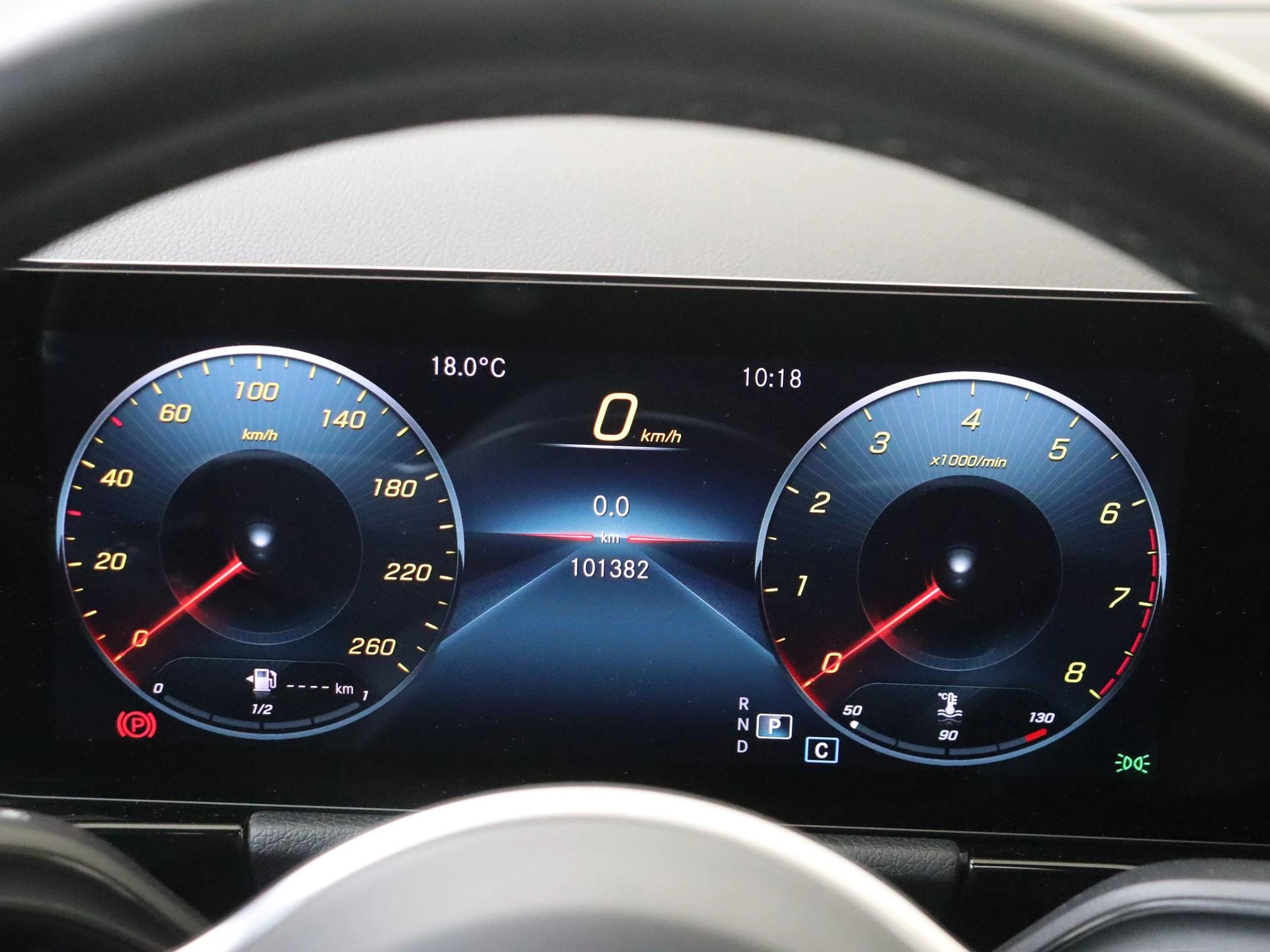 Mercedes-Benz-B-Klasse-image-11
