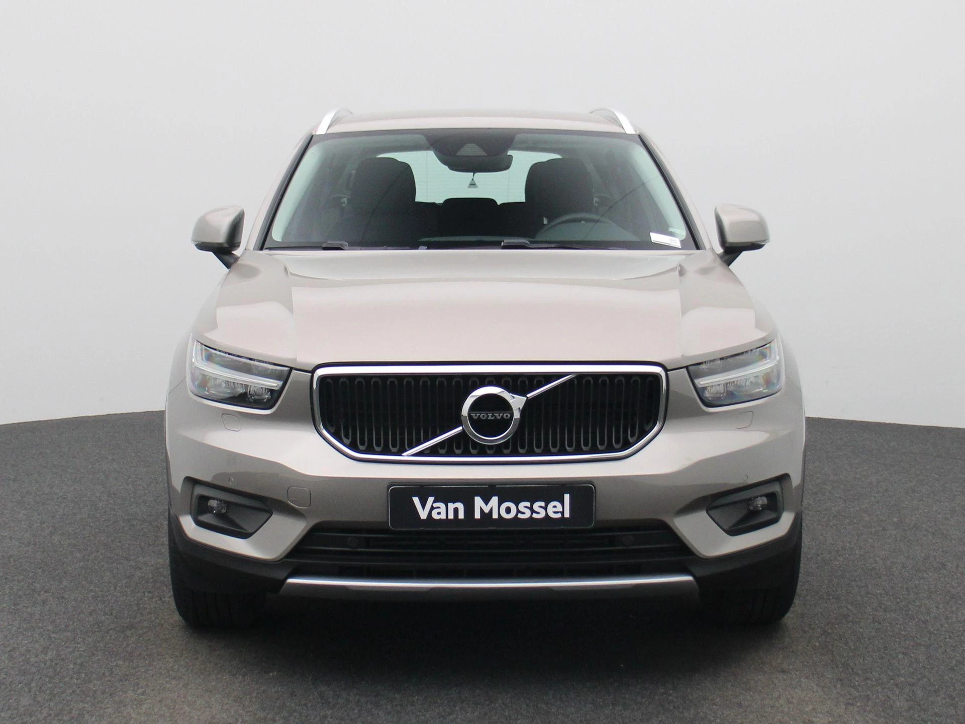 Volvo-XC40-image-2