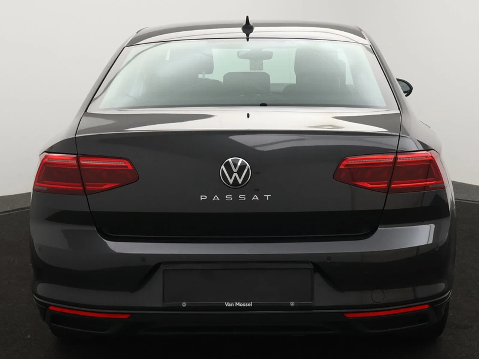 Volkswagen-Passat-image-3