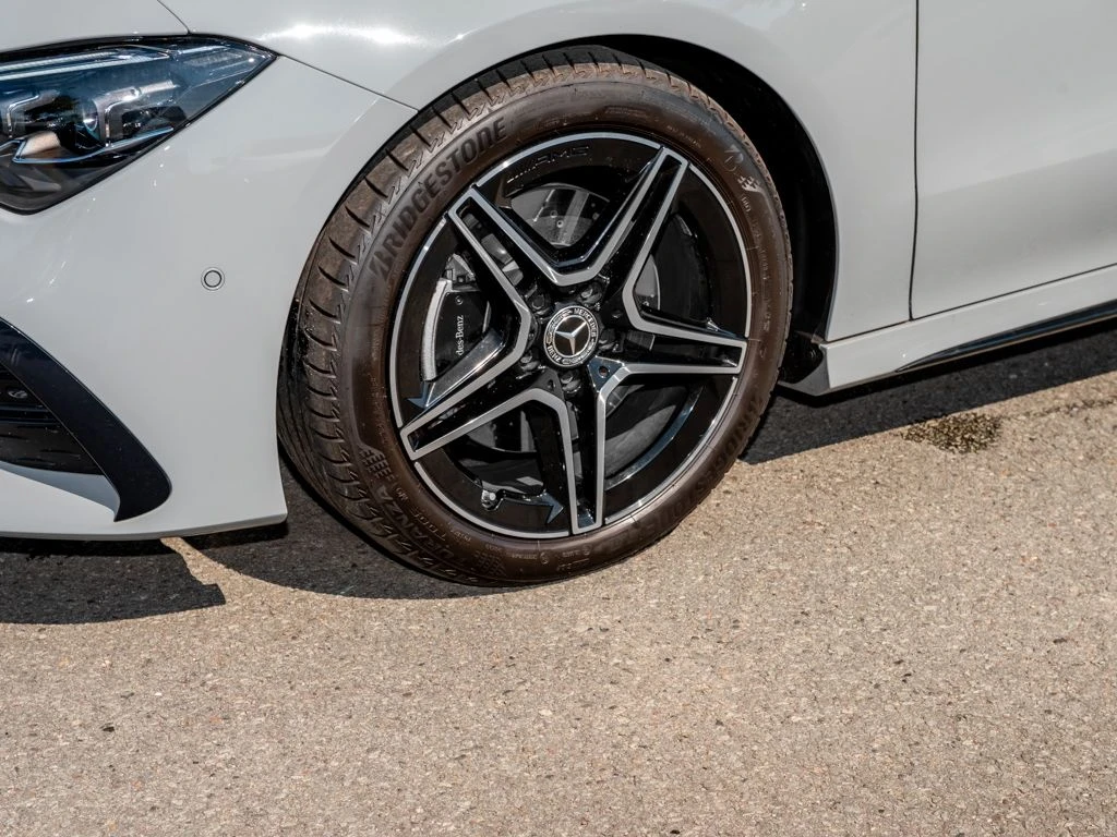 Mercedes-Benz-CLA 200-image-6