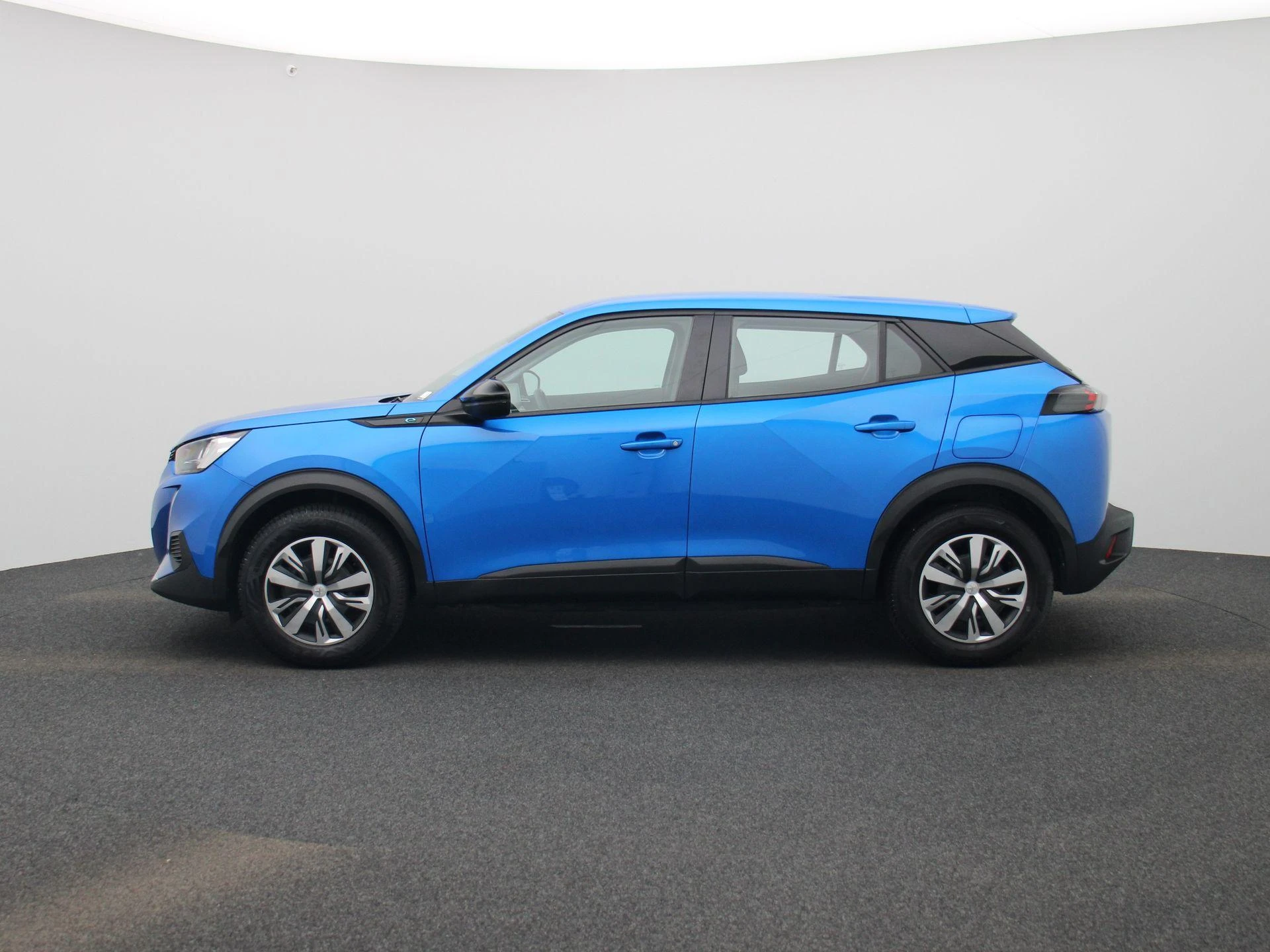 Peugeot-e-2008-image-3