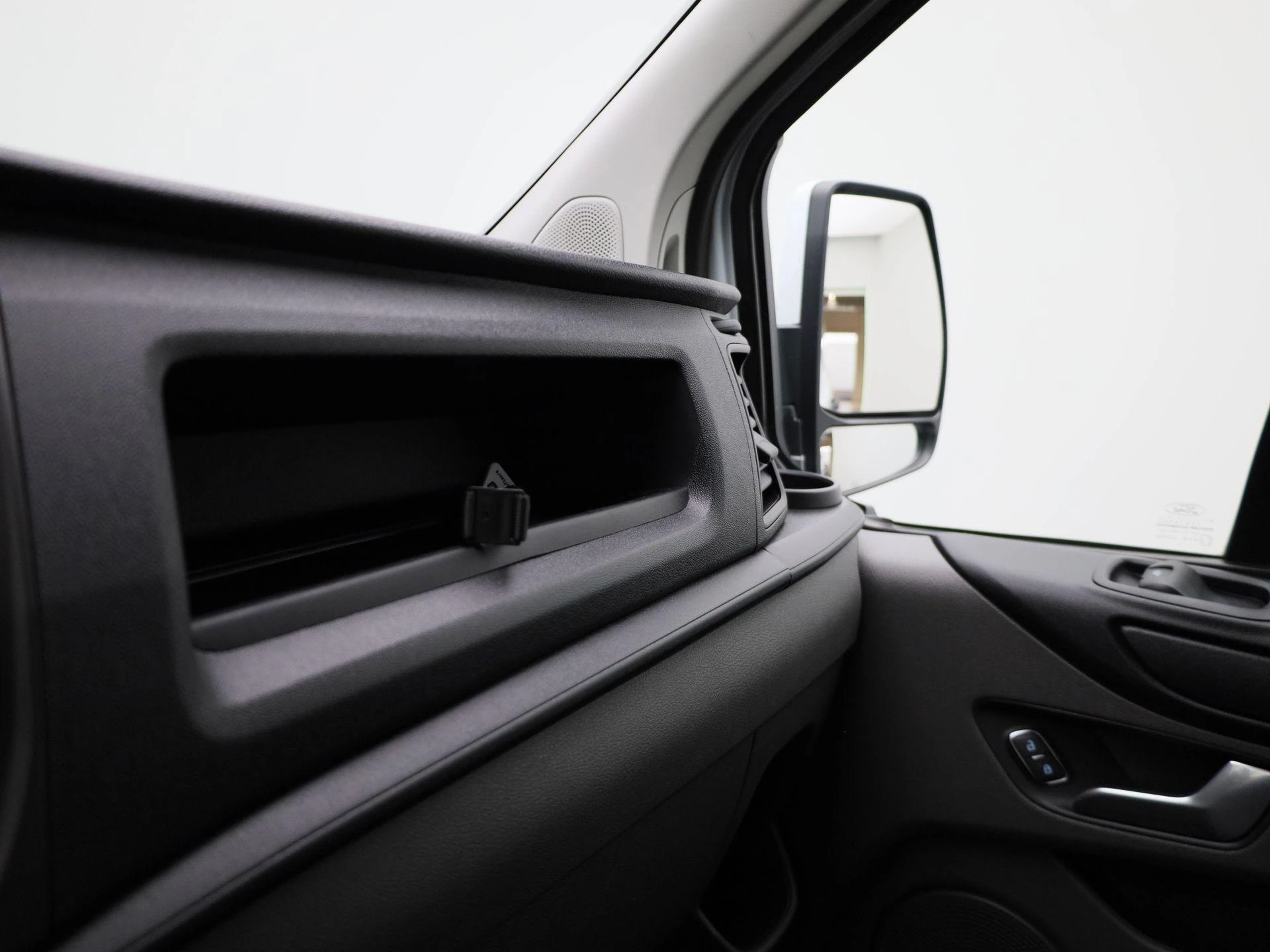 Ford-Transit Custom-image-19