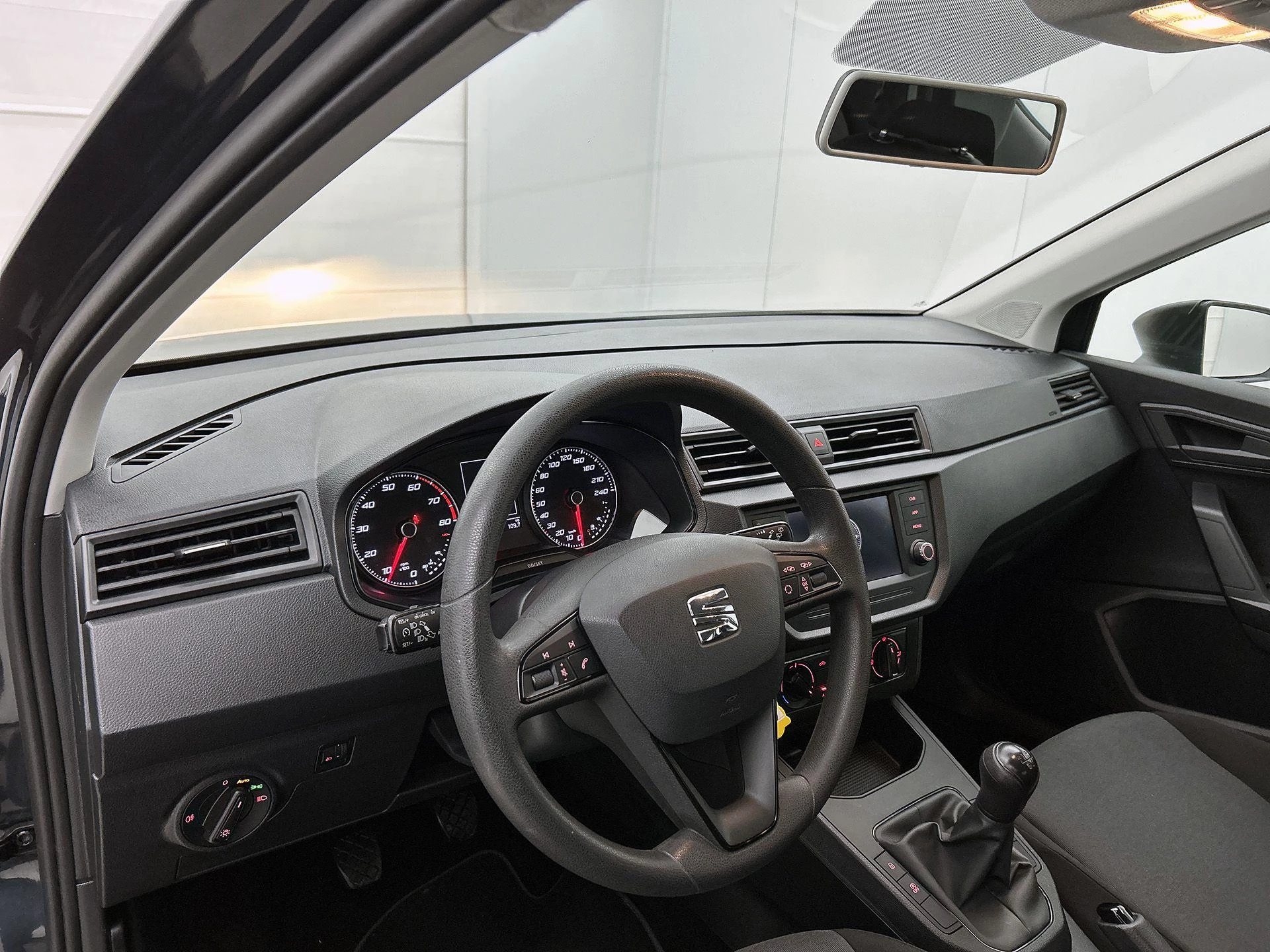 SEAT-Arona-image-7