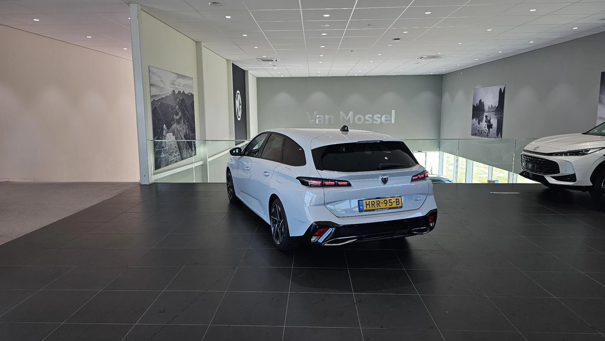Peugeot 308 SW 1.6 Plug-in Hybrid 180 Allure Avantage