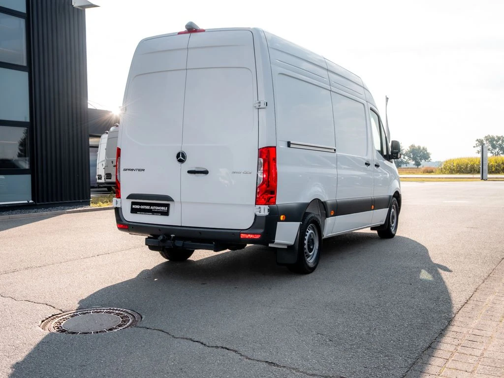 Mercedes-Benz-Sprinter 319-image-5