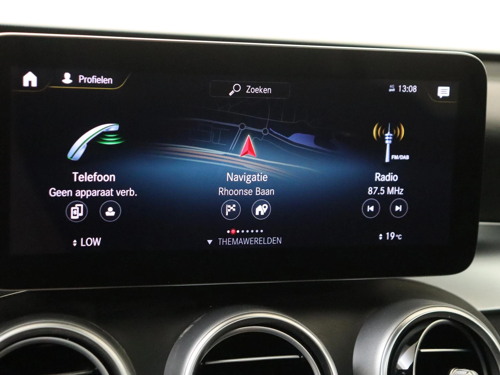 Mercedes-Benz-GLC-image-16