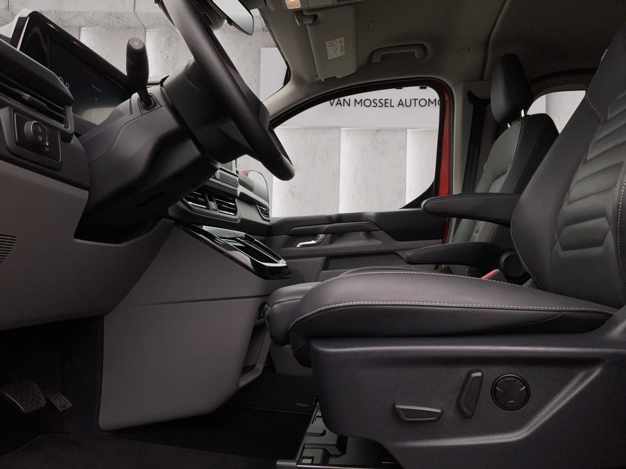 Ford-Tourneo Custom-image-9
