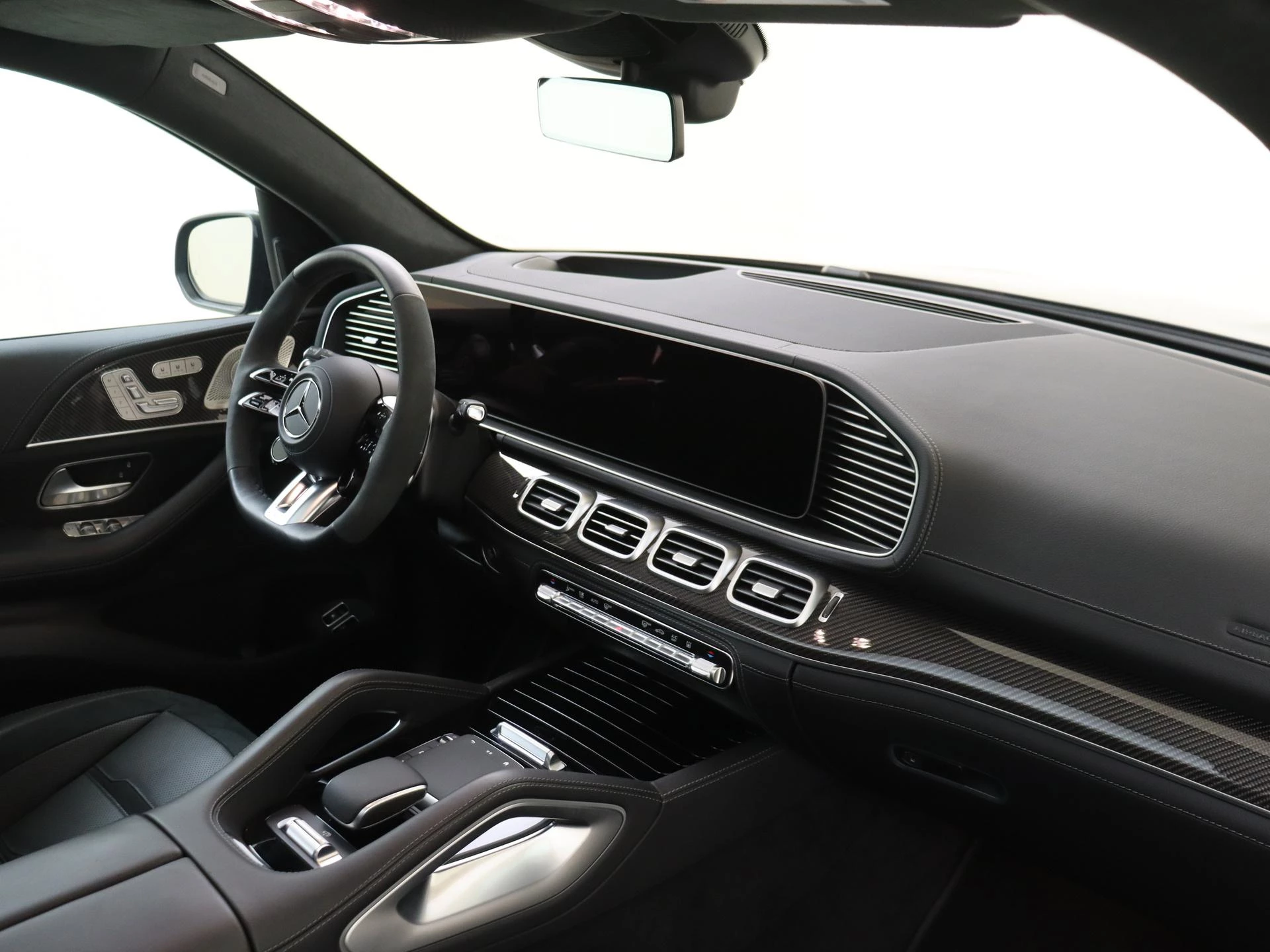 Mercedes-Benz-GLE-image-13