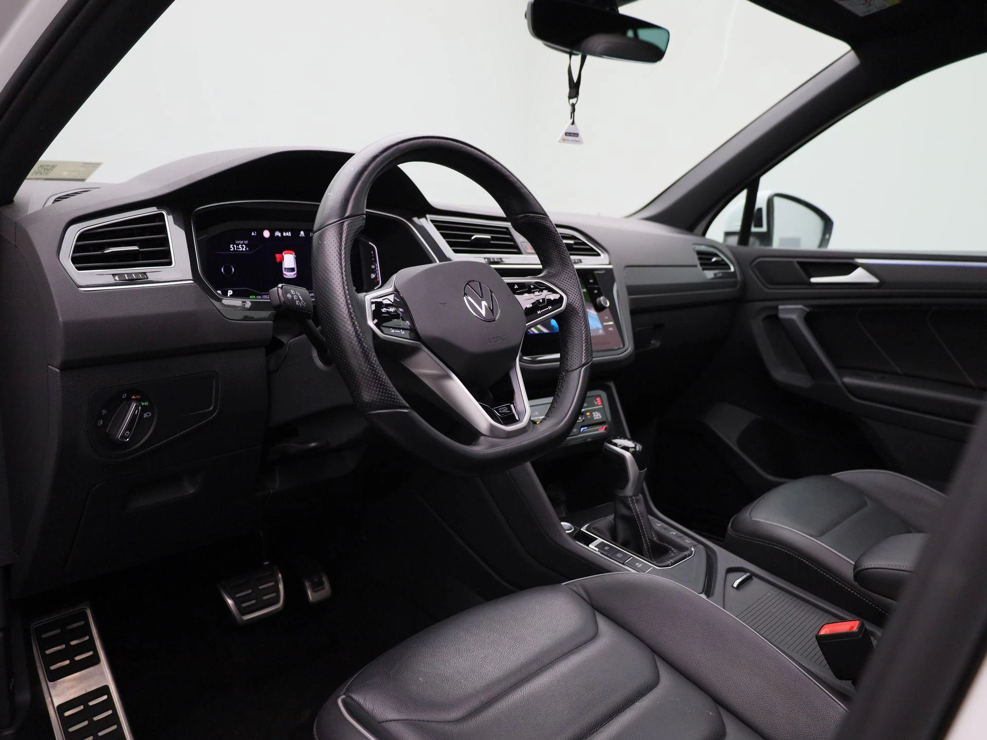 Volkswagen-Tiguan-image-37