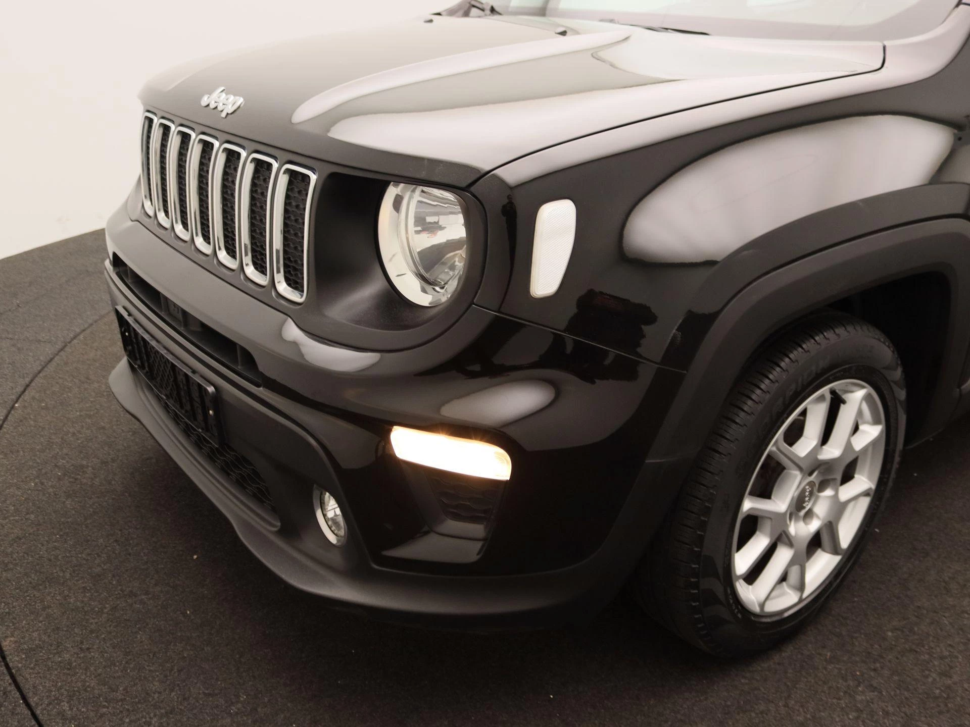 Jeep-Renegade-image-14
