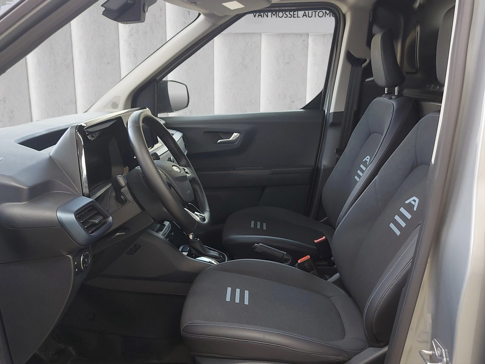 Ford Transit Courier 1.0 EcoBoost Active /EURO 6e)