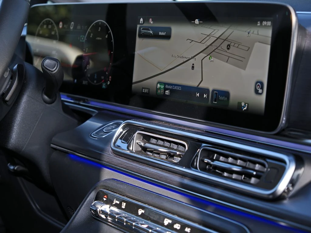 Mercedes-Benz-V-Klasse 220-image-9