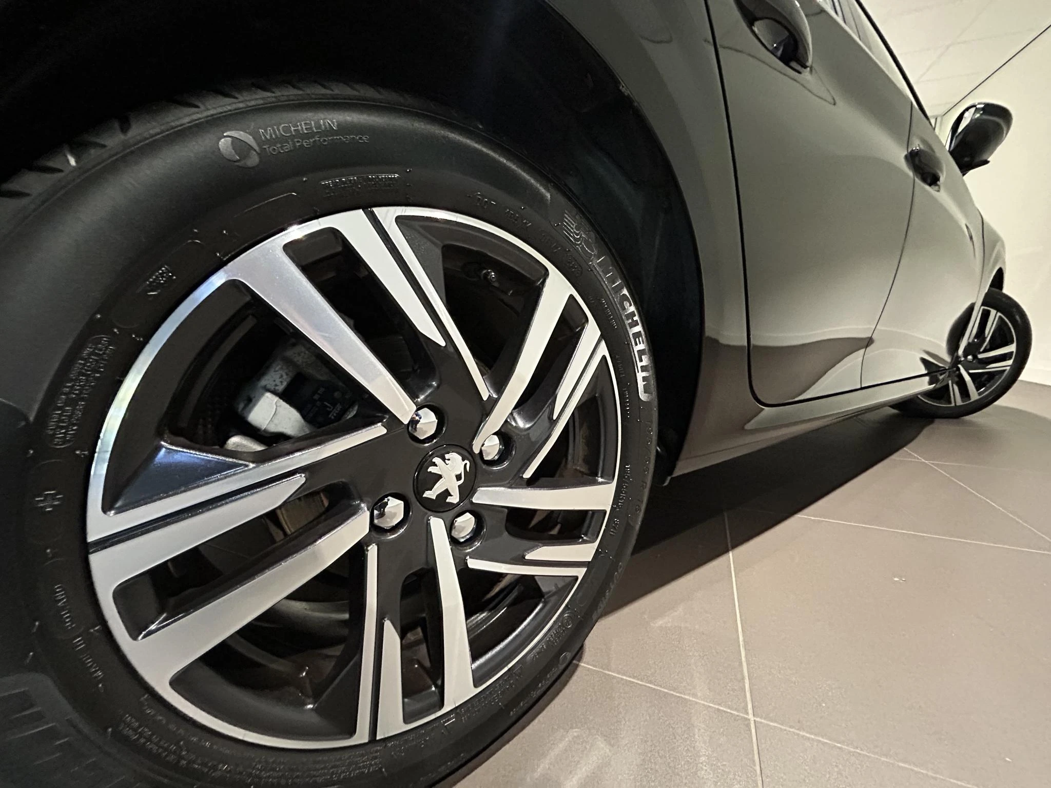 Peugeot-208-image-22