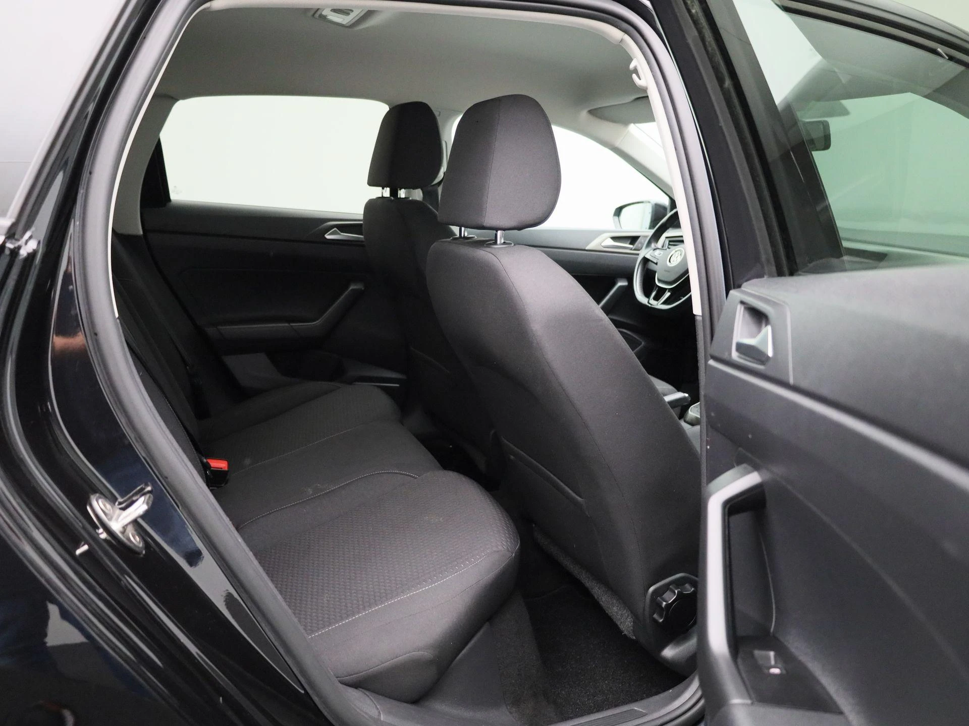 Volkswagen-Polo-image-39