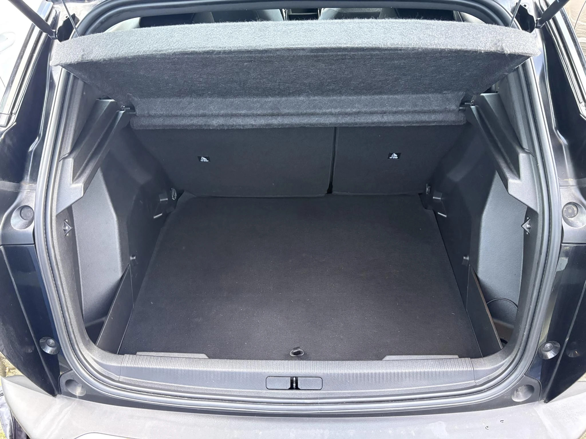Peugeot-e-2008-image-22
