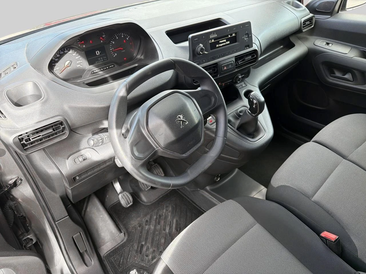 Peugeot-Partner-image-8