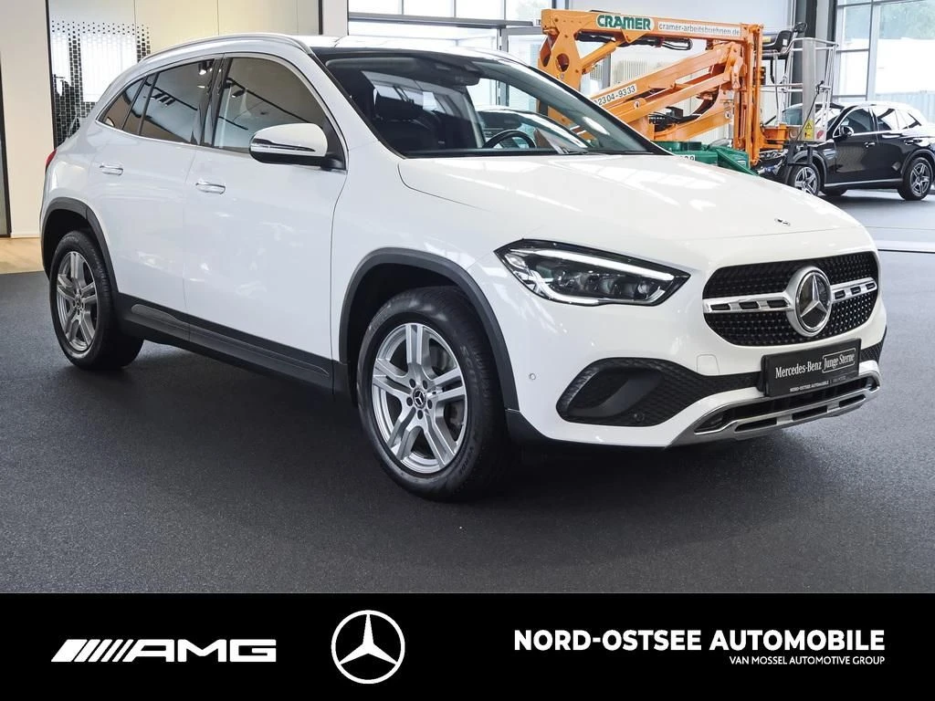 Mercedes-Benz GLA 220 d 4M PROGRESSIVE KAMERA PANO HUD NAVI Progressive