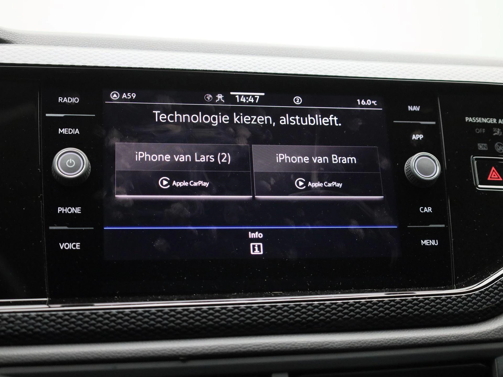 Volkswagen-Polo-image-19