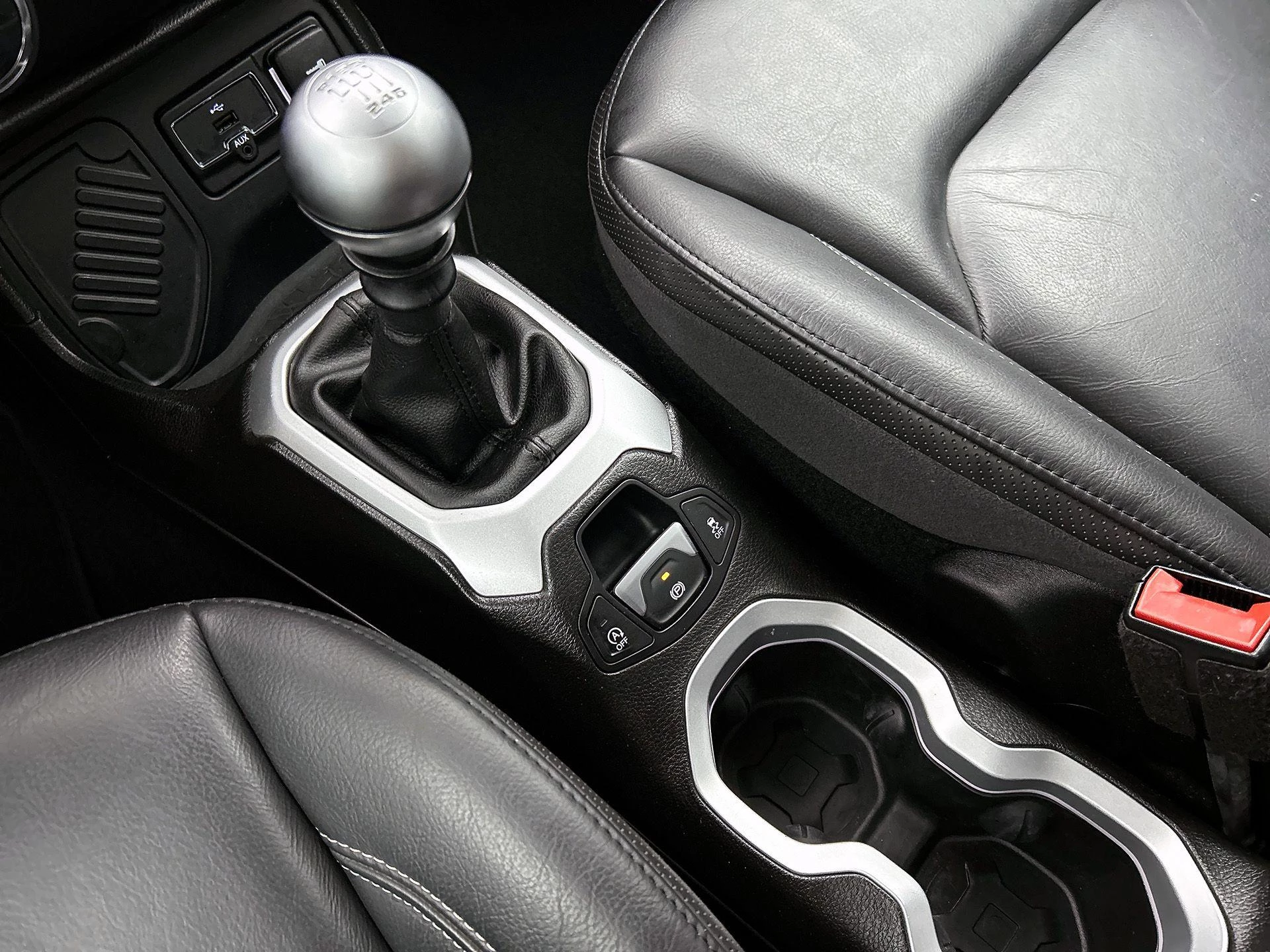 Jeep-Renegade-image-7