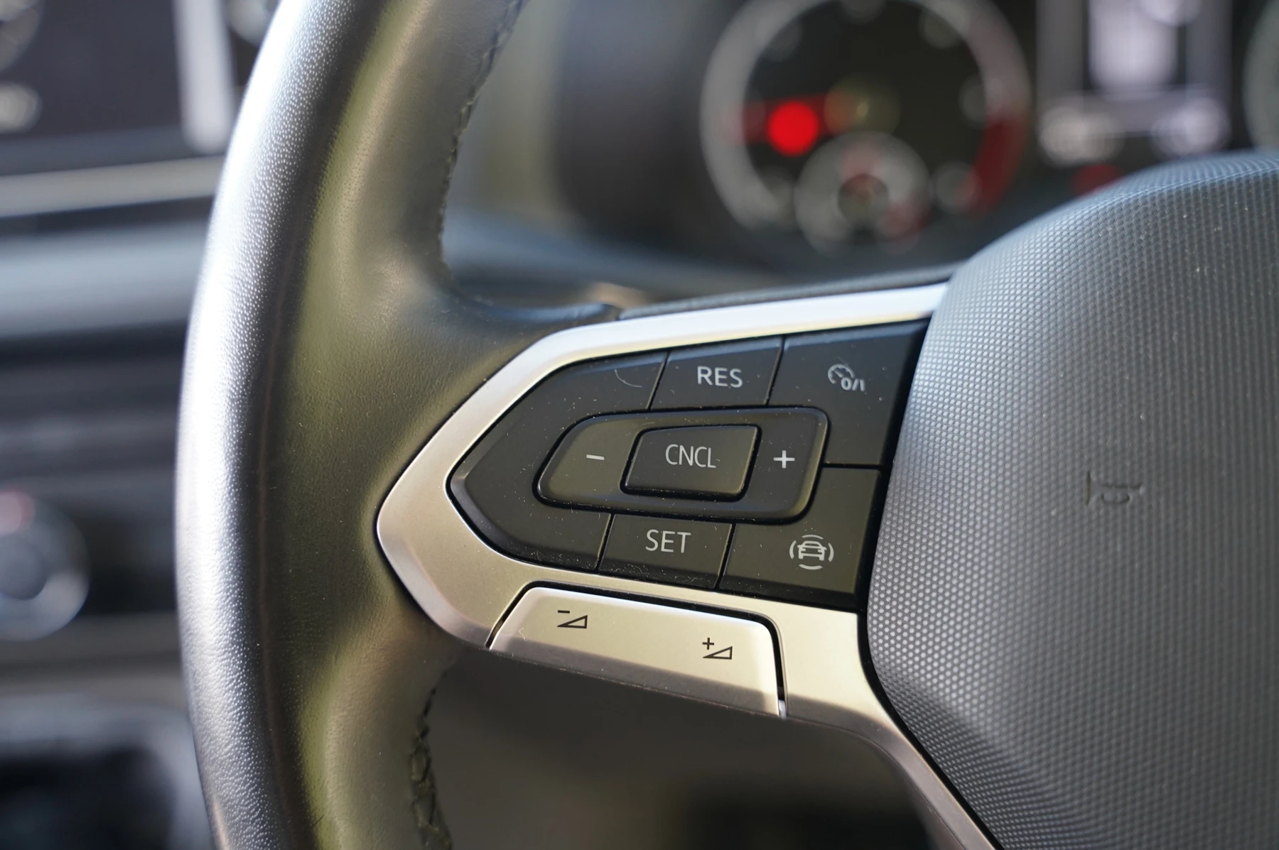 Volkswagen-Transporter-image-14
