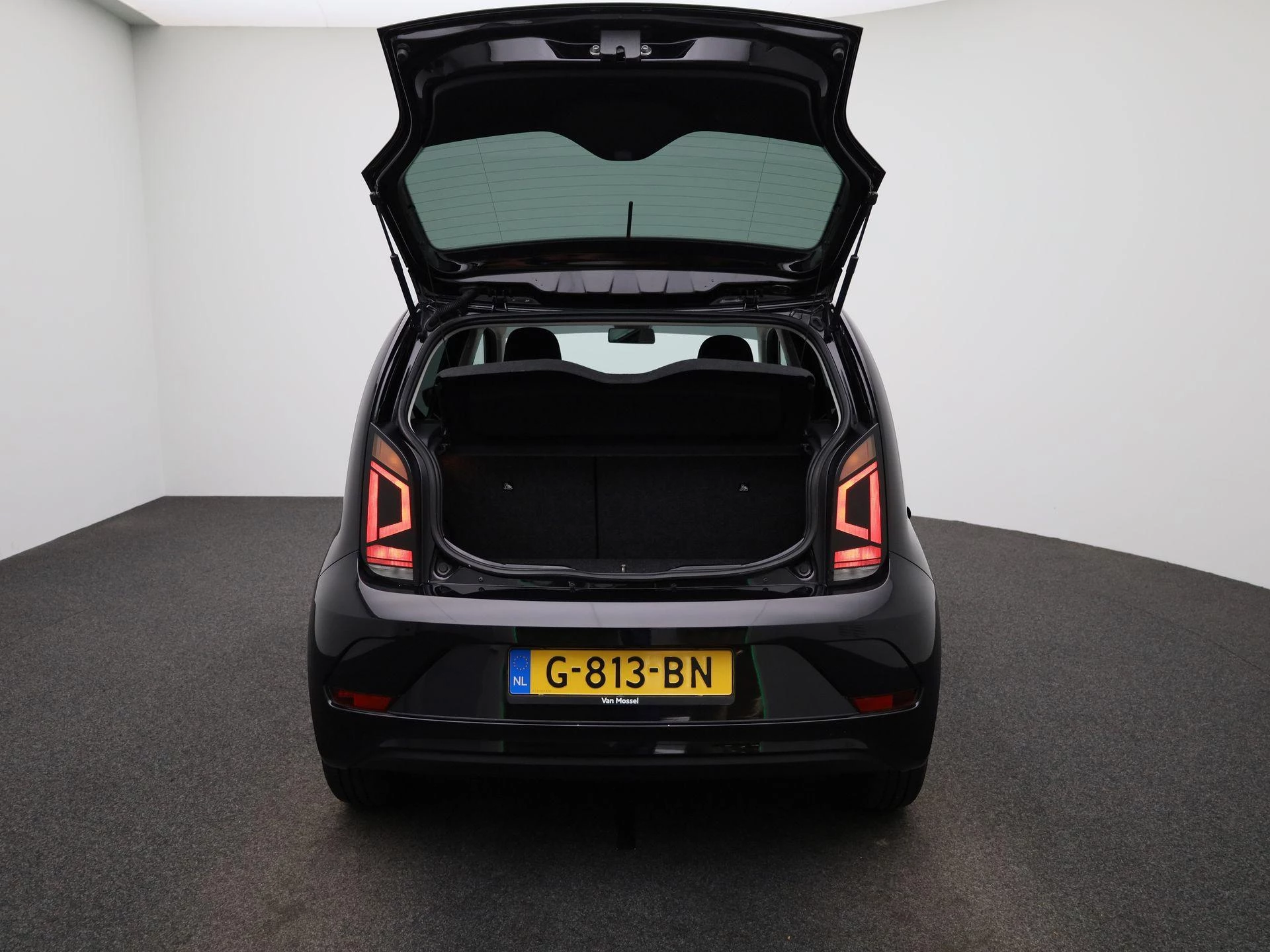 Volkswagen-up!-image-10