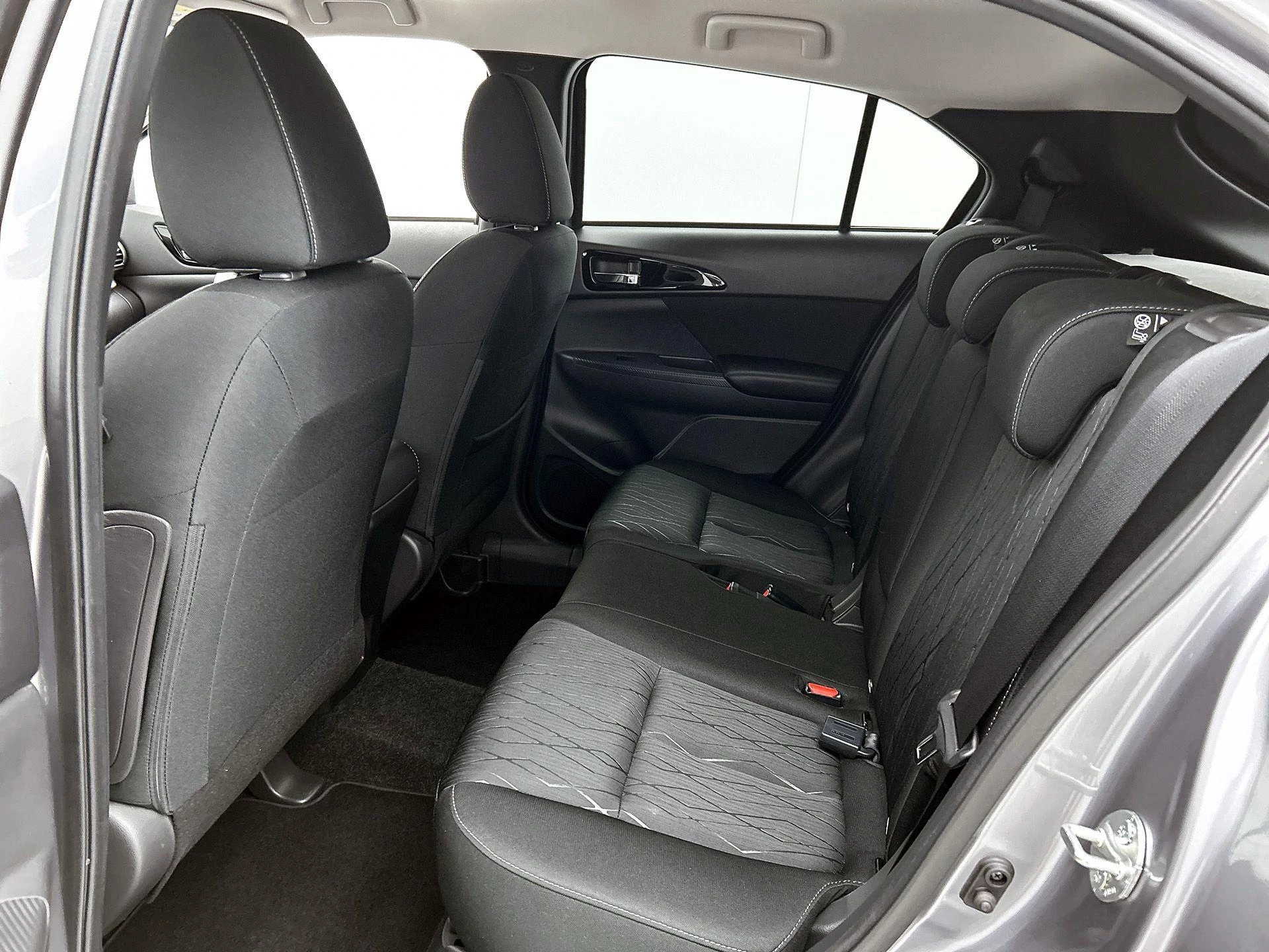 Mitsubishi-Eclipse Cross-image-25