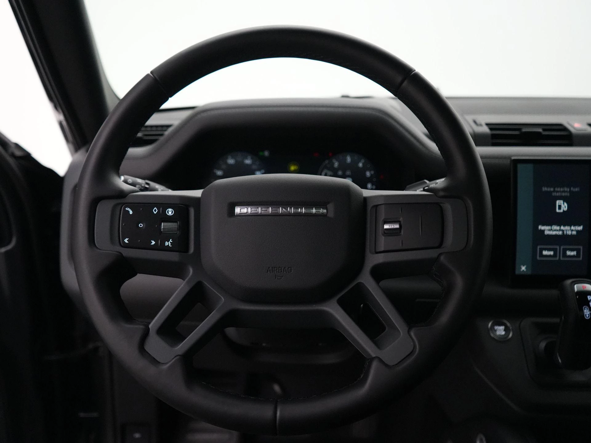 Land Rover-Defender-image-8