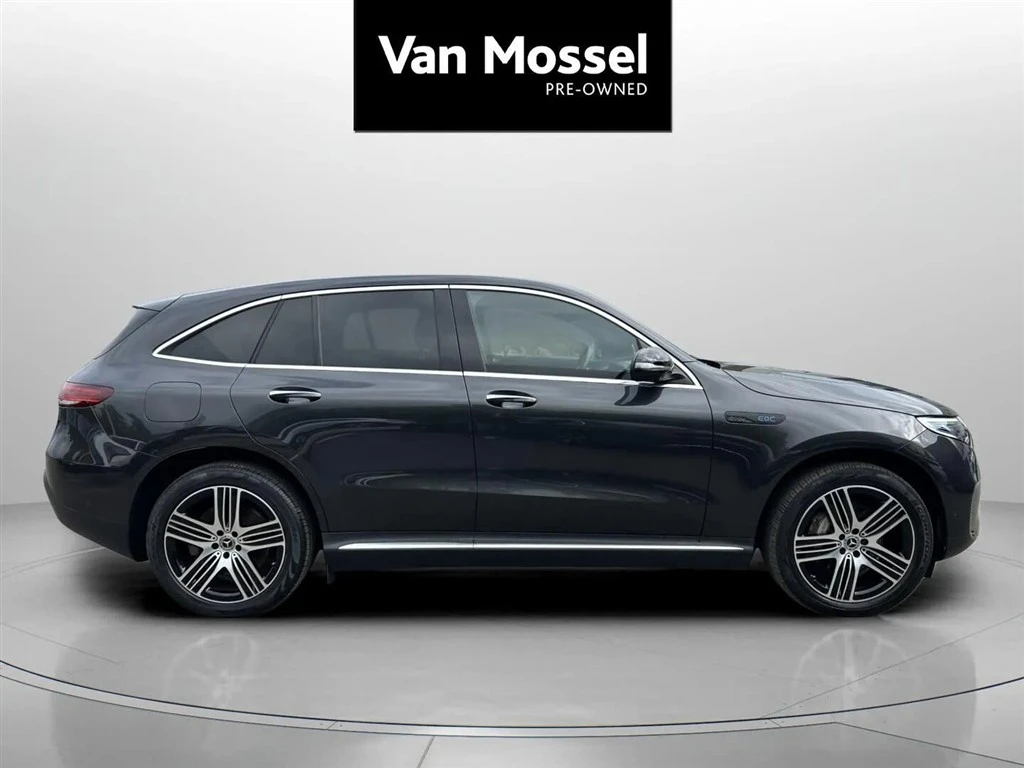 Mercedes-Benz-EQC-image-3