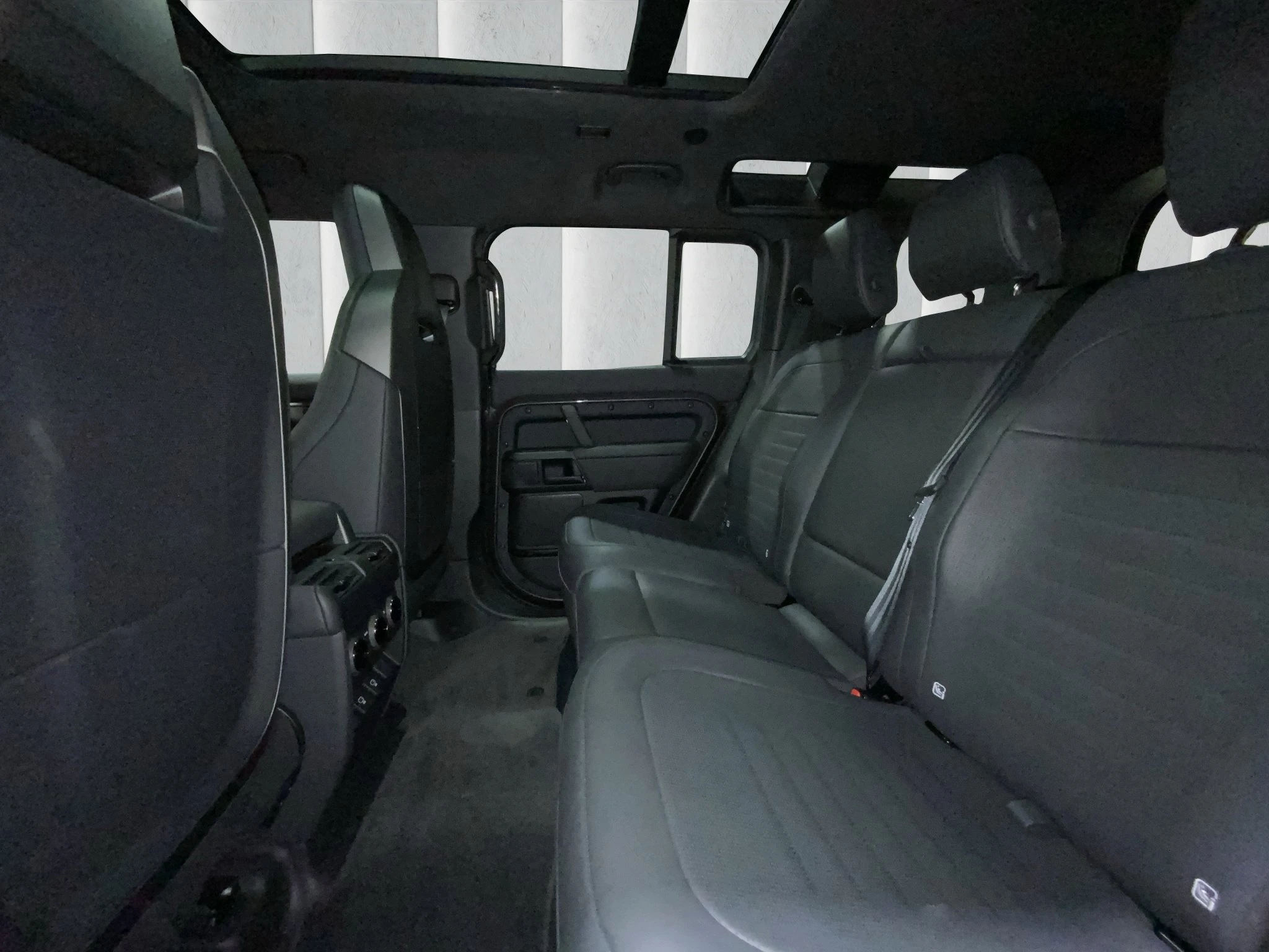Land Rover Defender 110 P635 OCTA