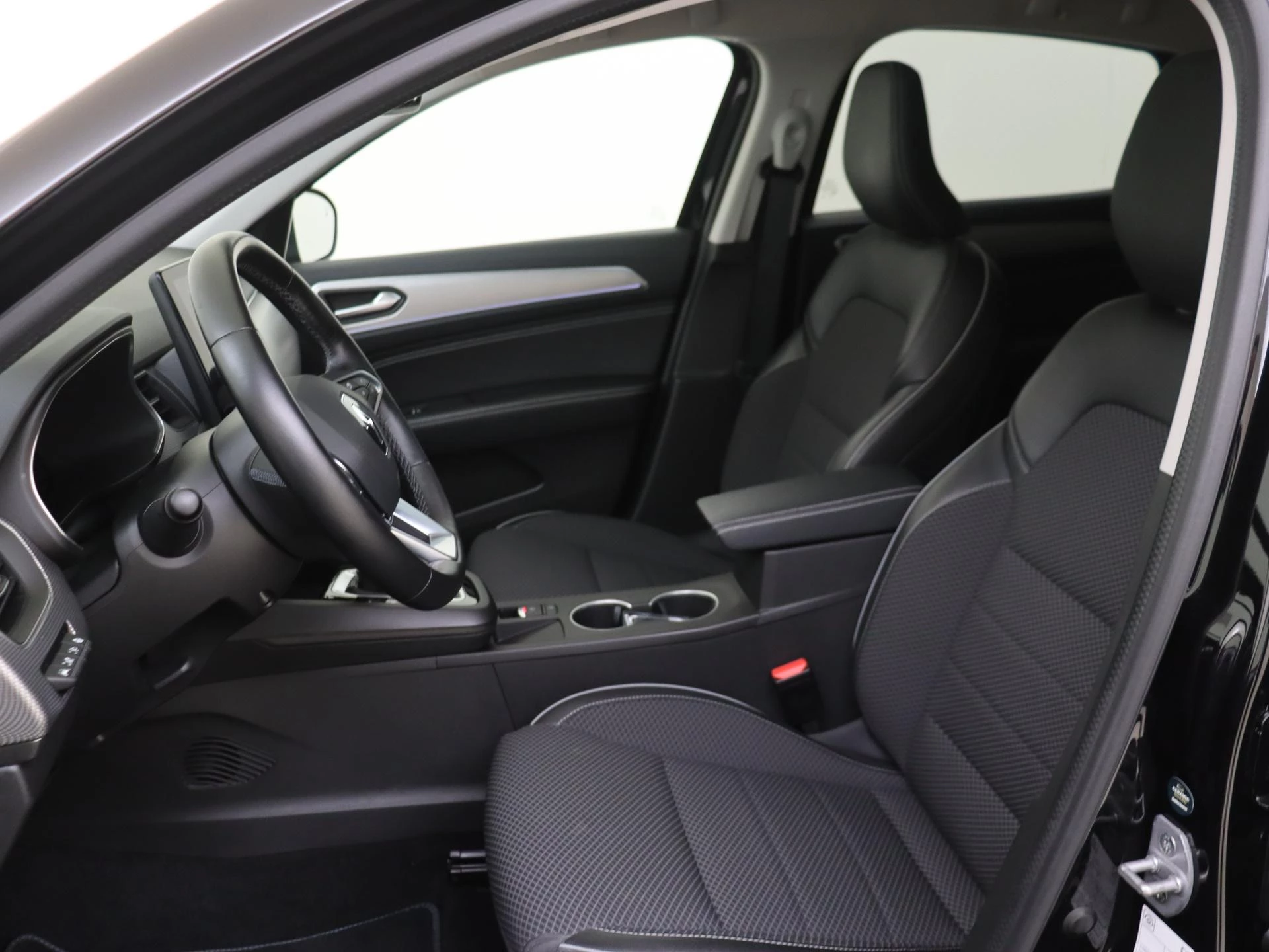 Renault-Arkana-image-10