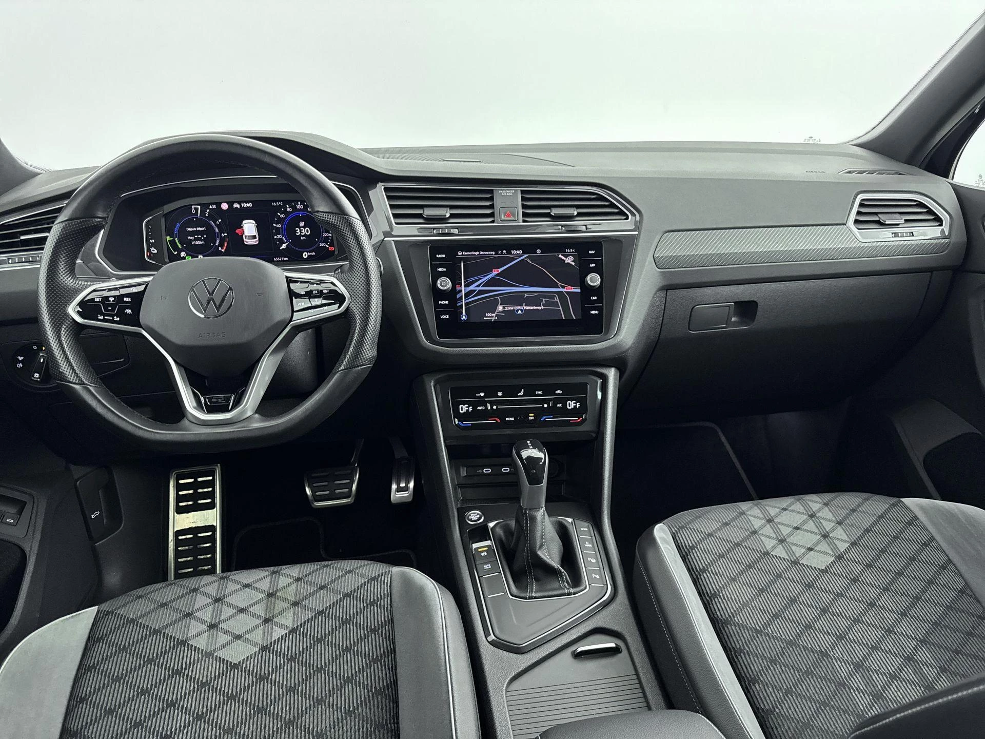 Volkswagen-Tiguan-image-15