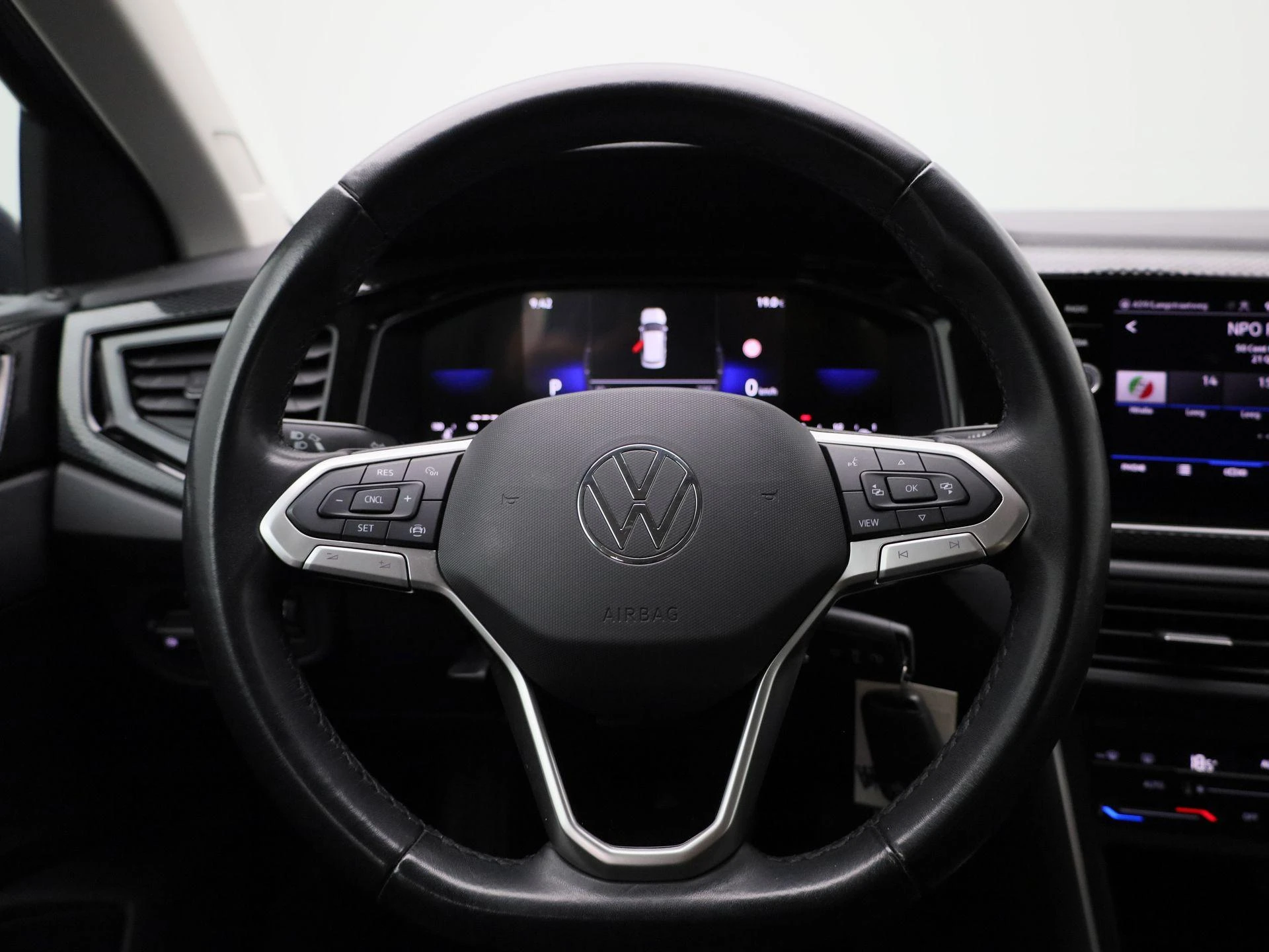 Volkswagen-Polo-image-6
