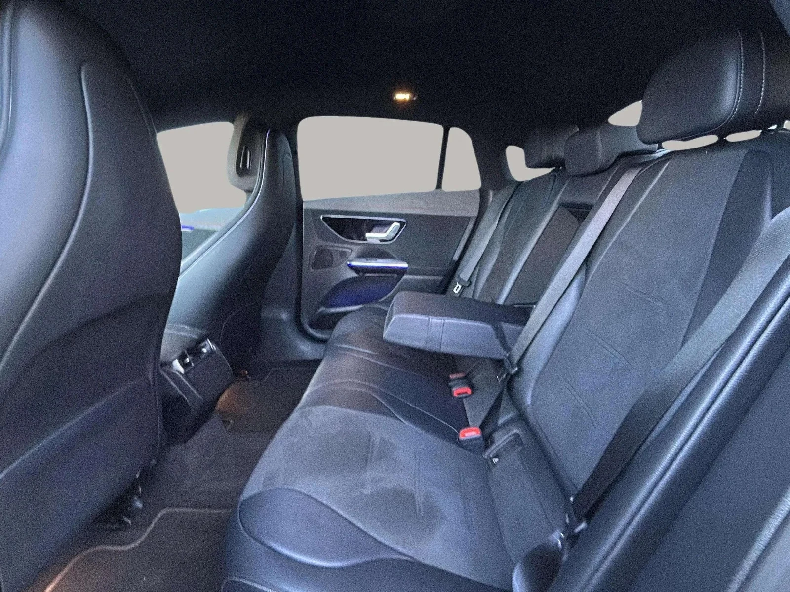 Mercedes-Benz-EQE-image-18