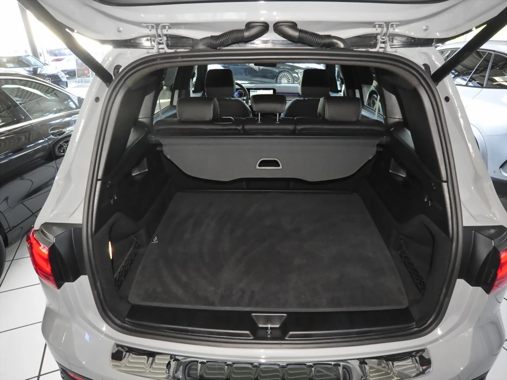 Mercedes-Benz-GLB 200-image-14