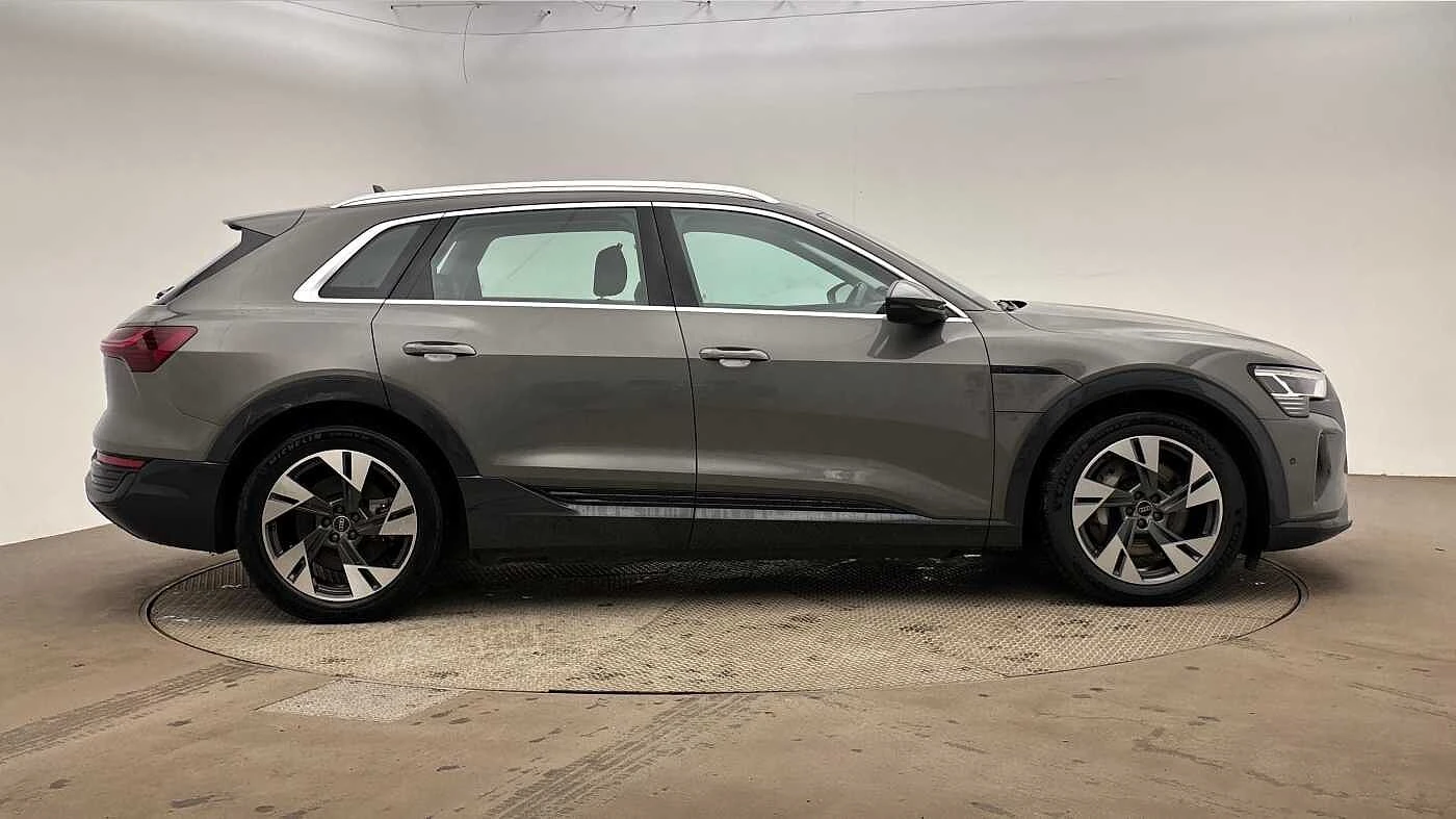 Audi-Q8 e-tron-image-3